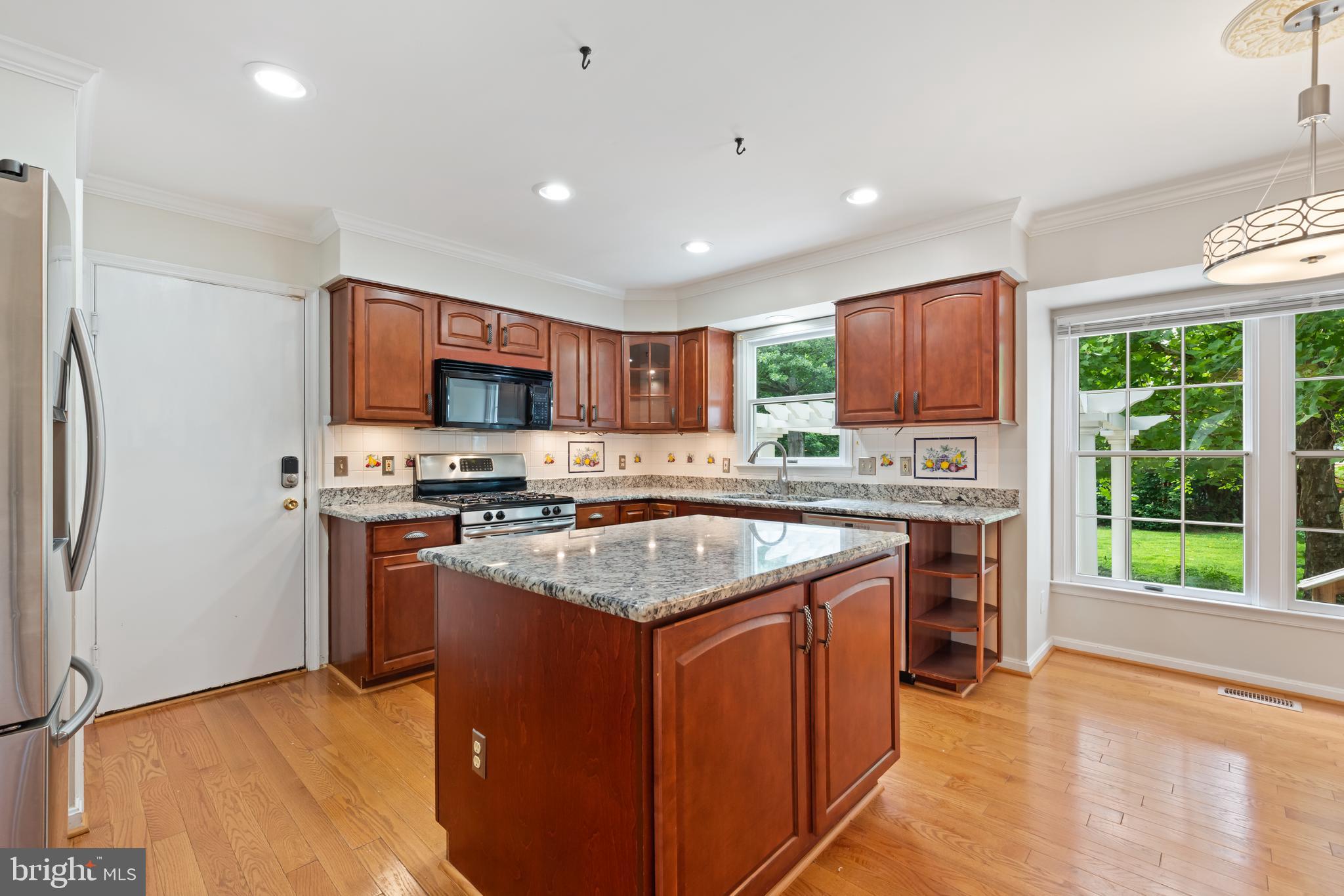 4970 MANOR HOUSE COURT