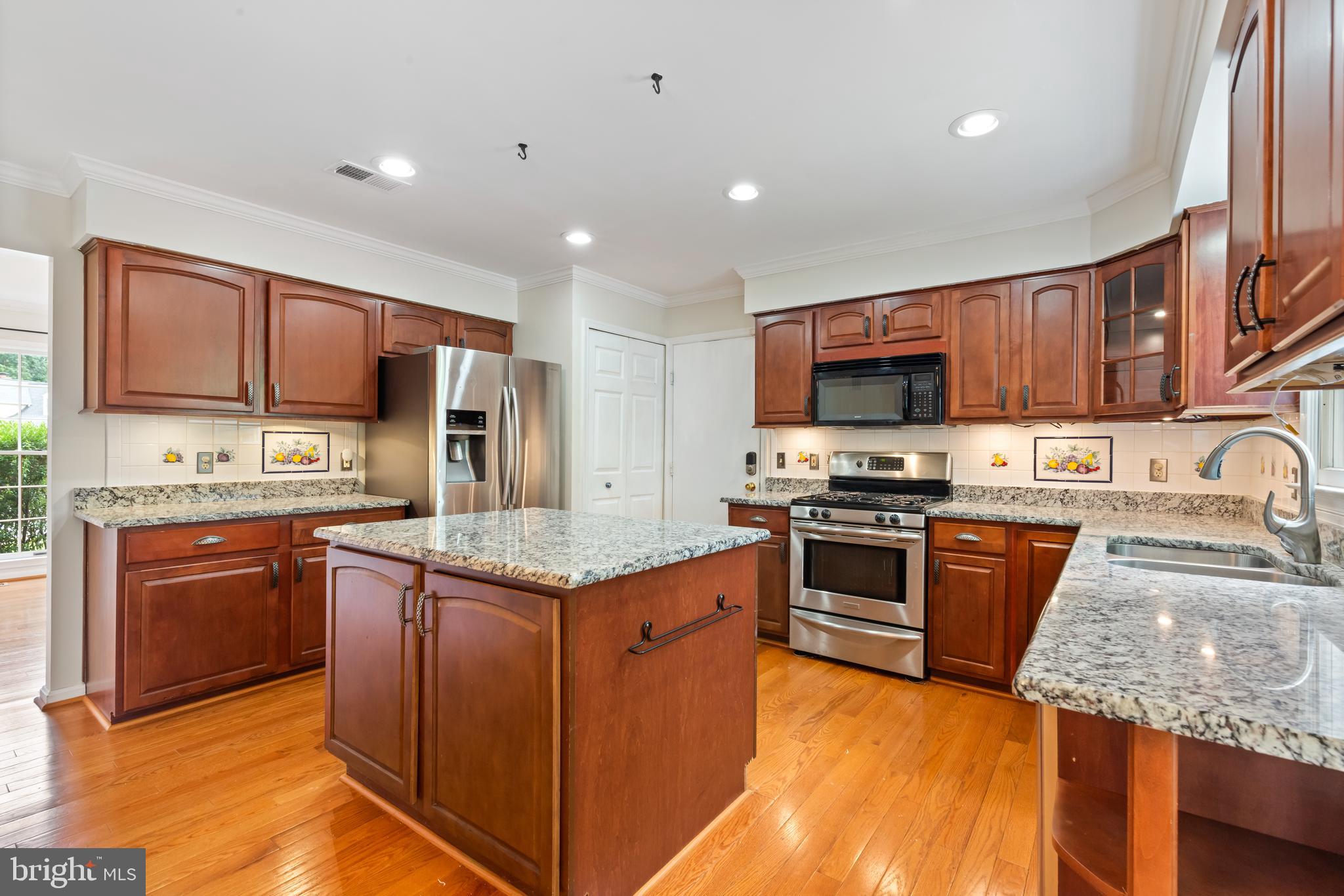 4970 MANOR HOUSE COURT