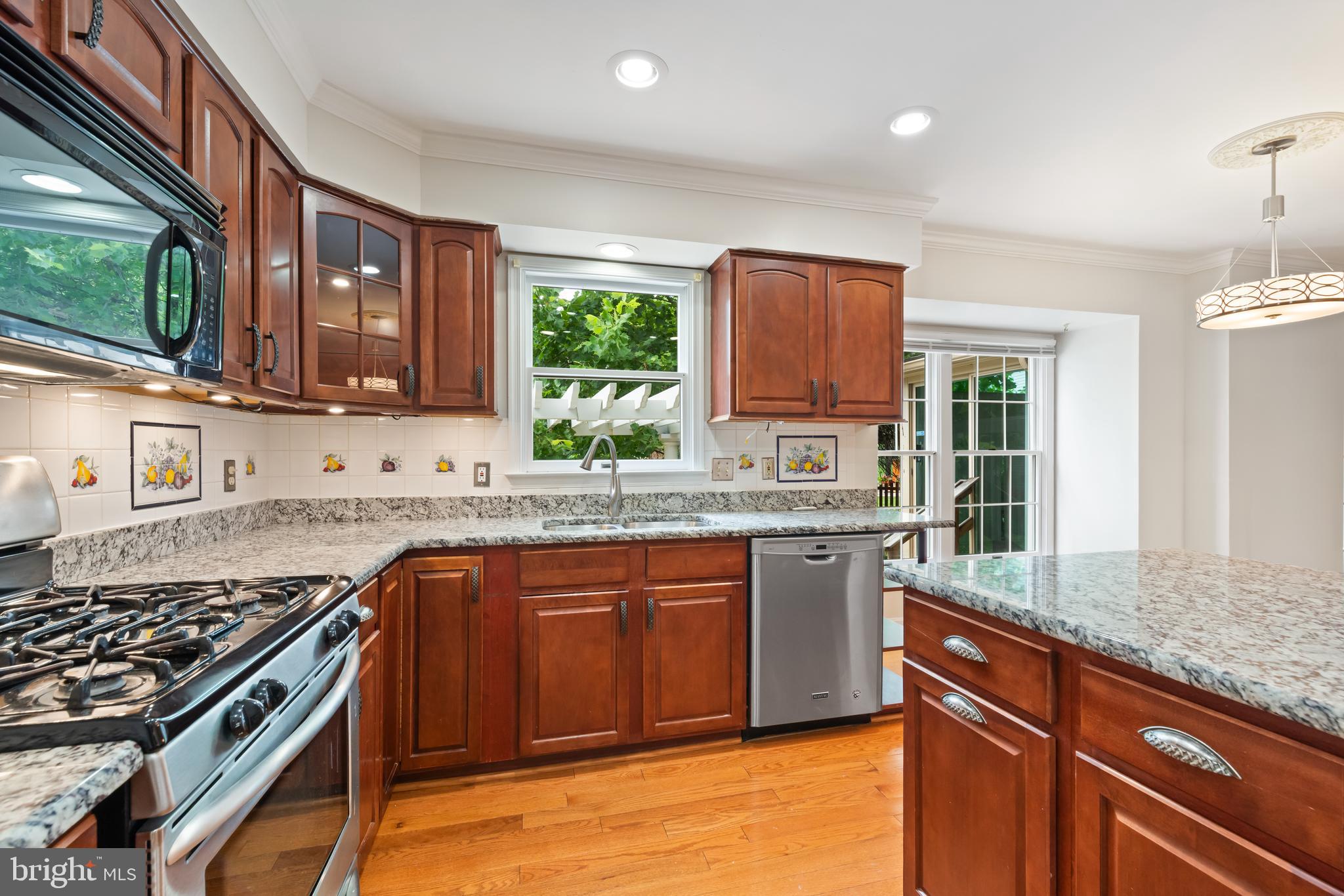 4970 MANOR HOUSE COURT