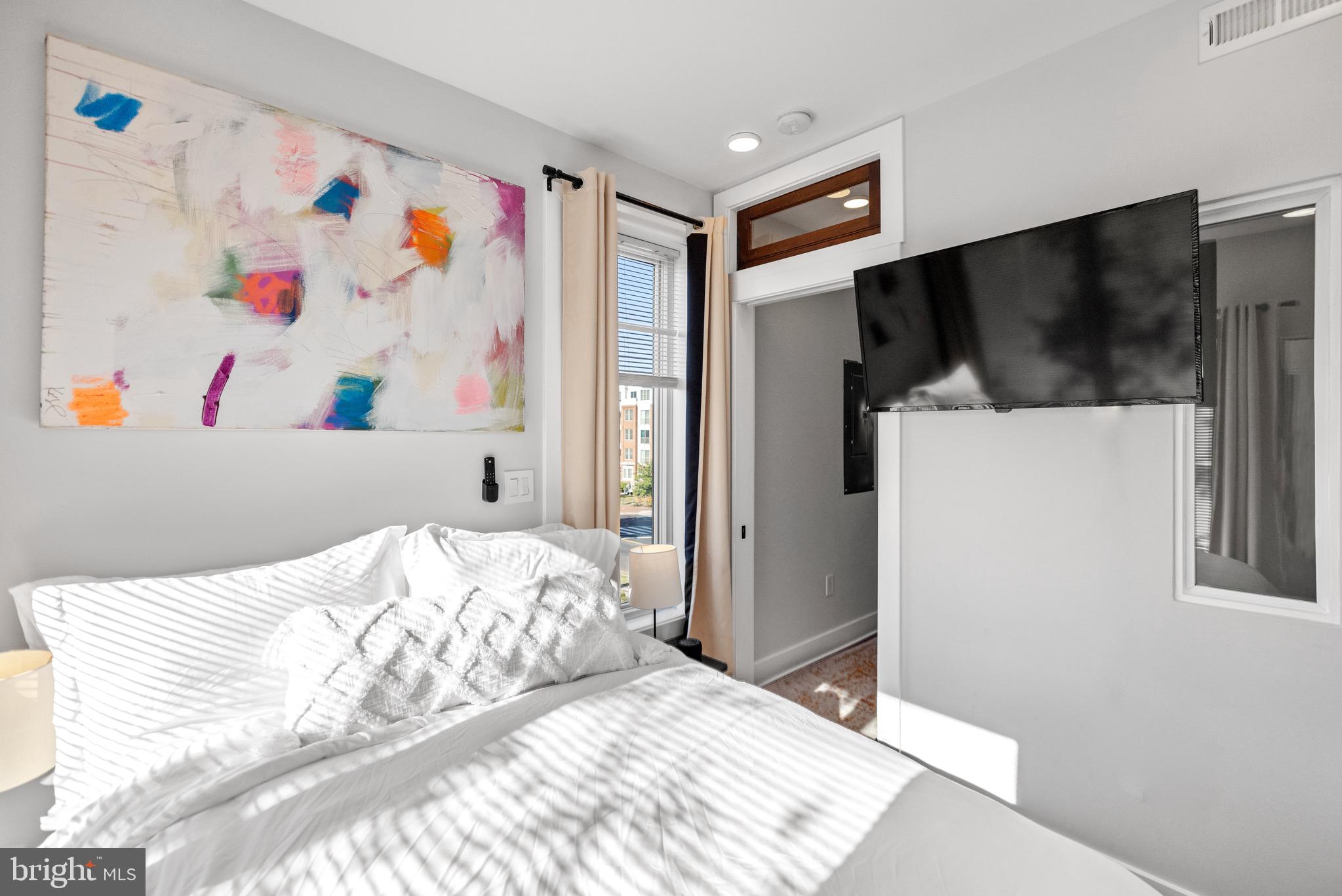 H STREET CORRIDOR - Residential Income