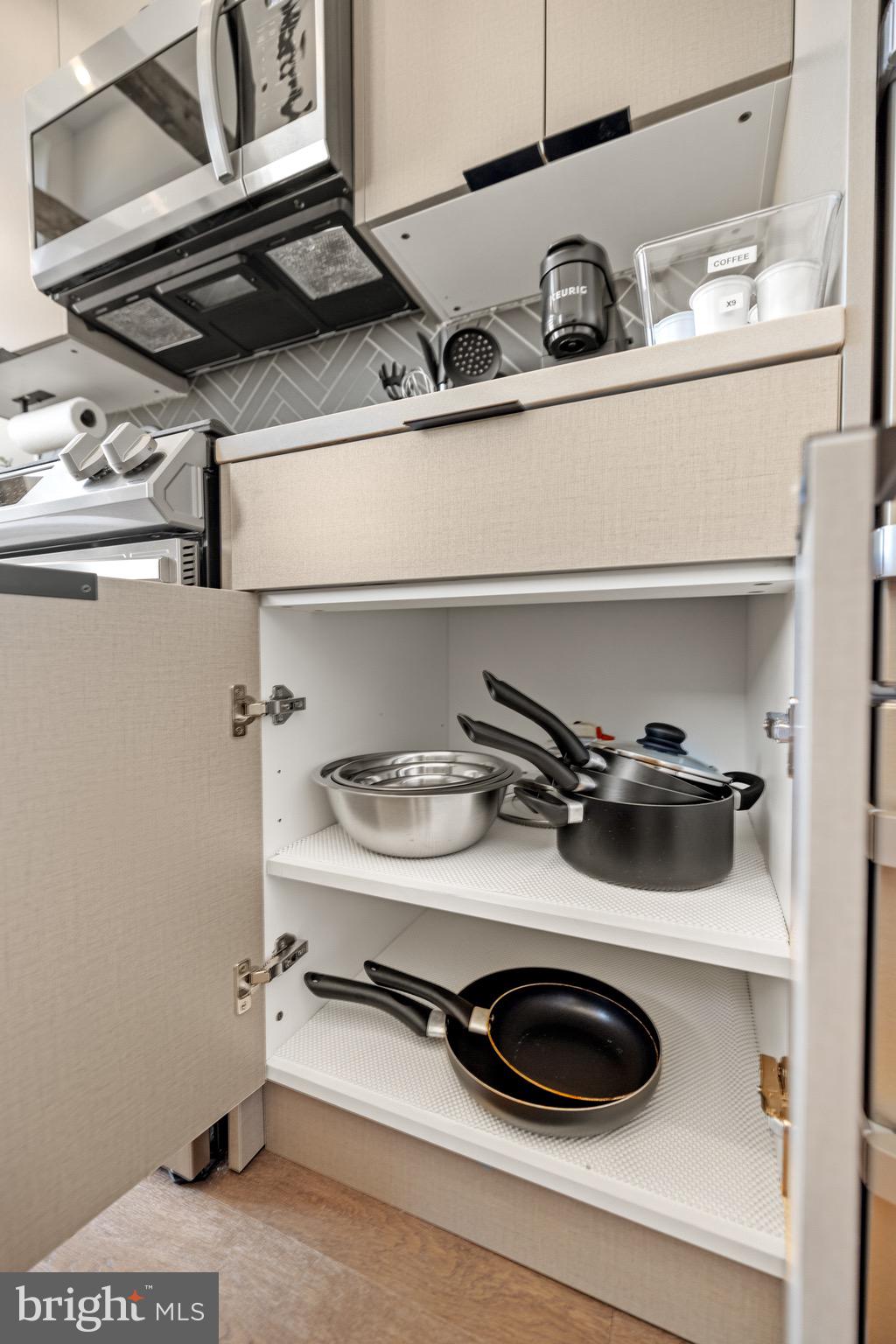 H STREET CORRIDOR - Residential Income