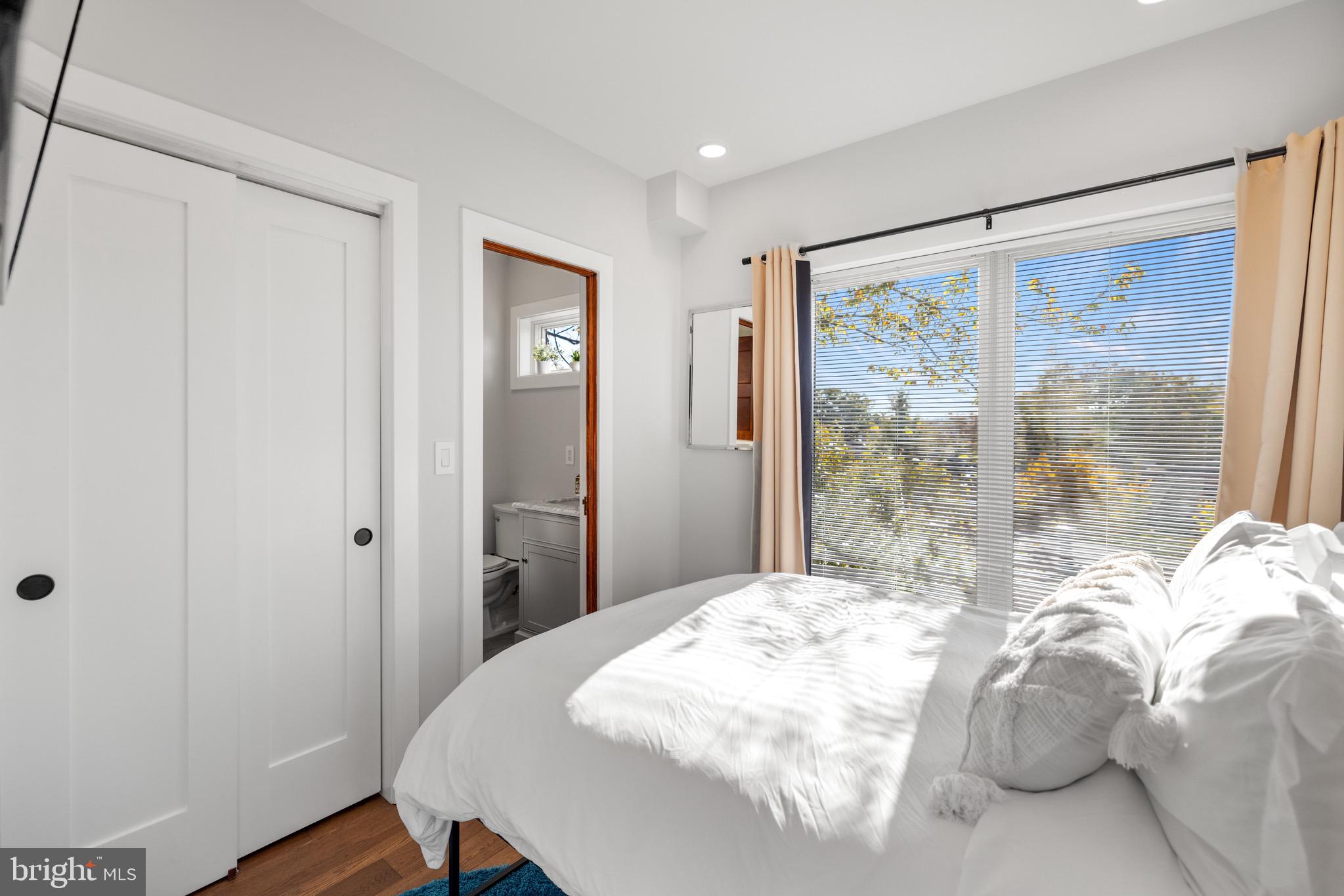 H STREET CORRIDOR - Residential Income