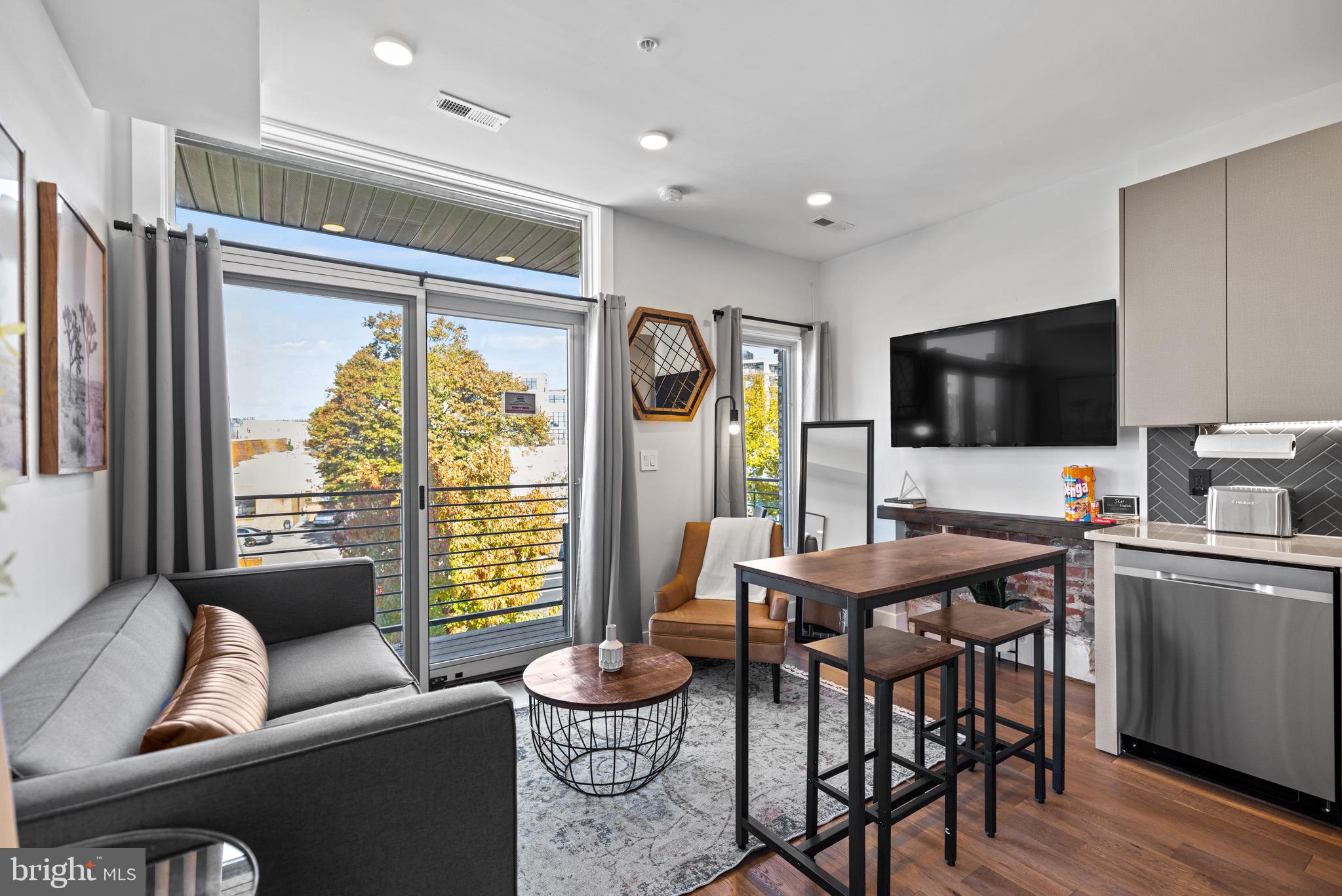 H STREET CORRIDOR - Residential Income