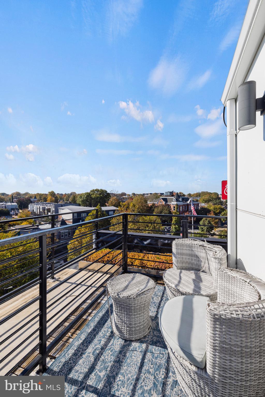 H STREET CORRIDOR - Residential Income