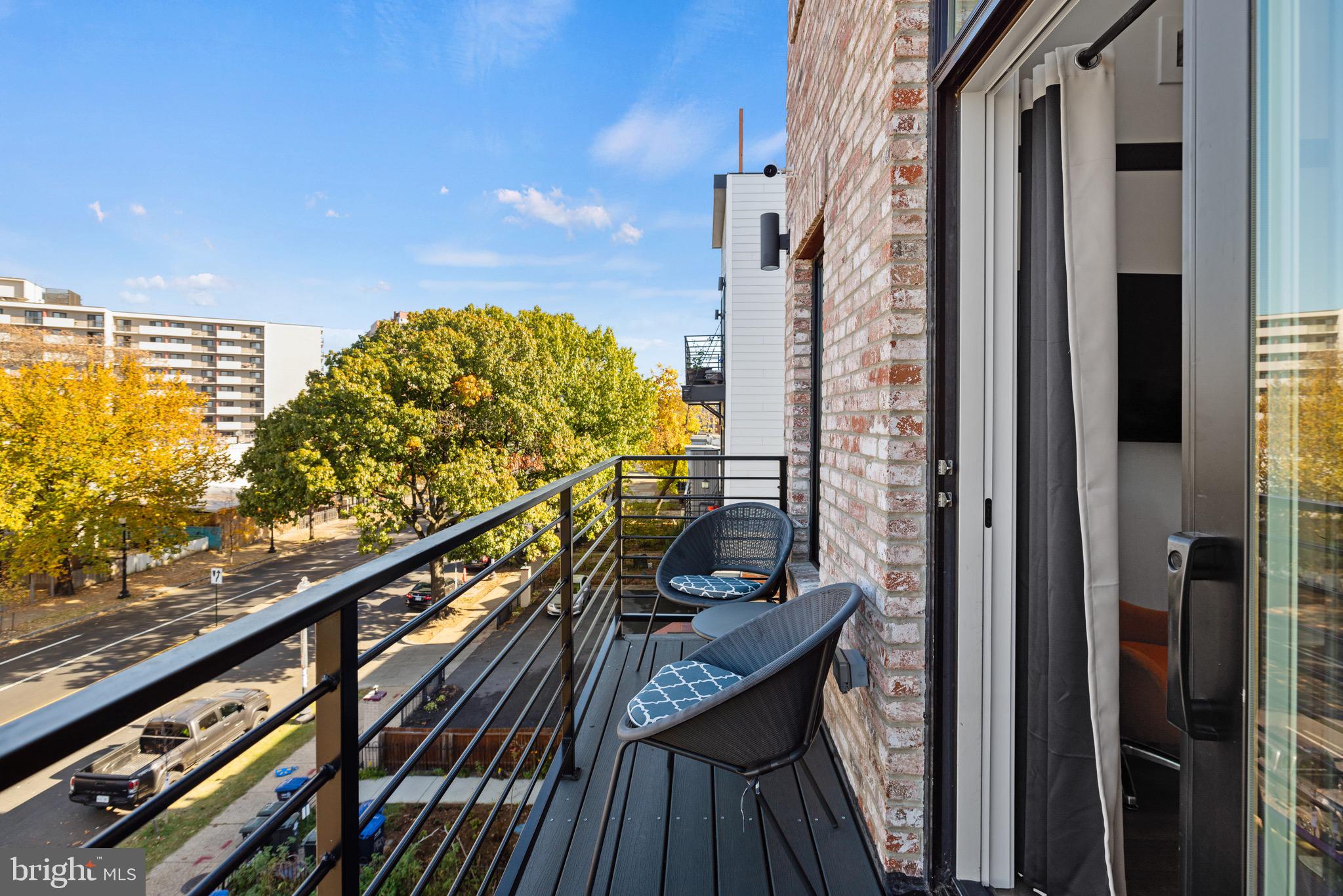 H STREET CORRIDOR - Residential Income