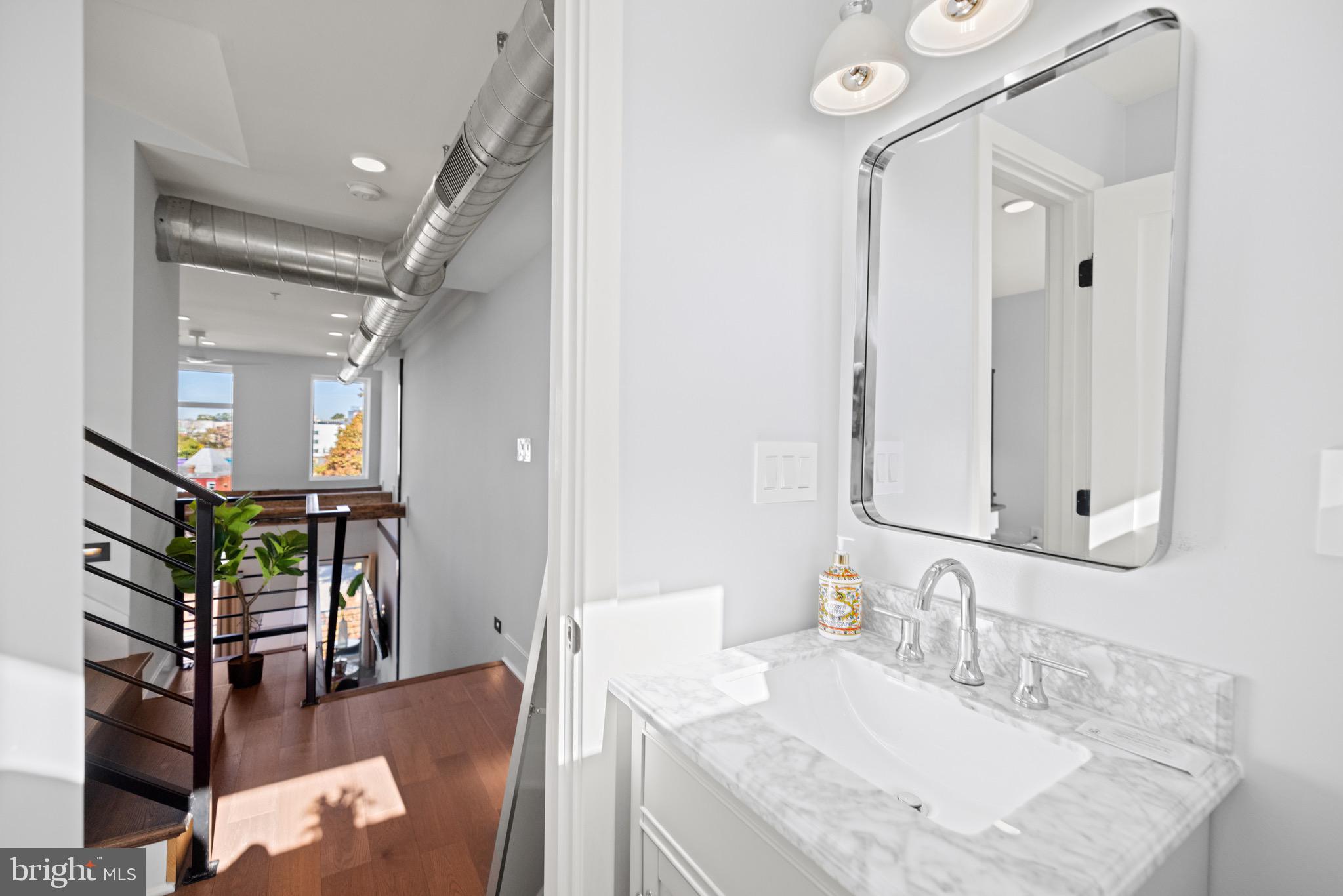 H STREET CORRIDOR - Residential Income