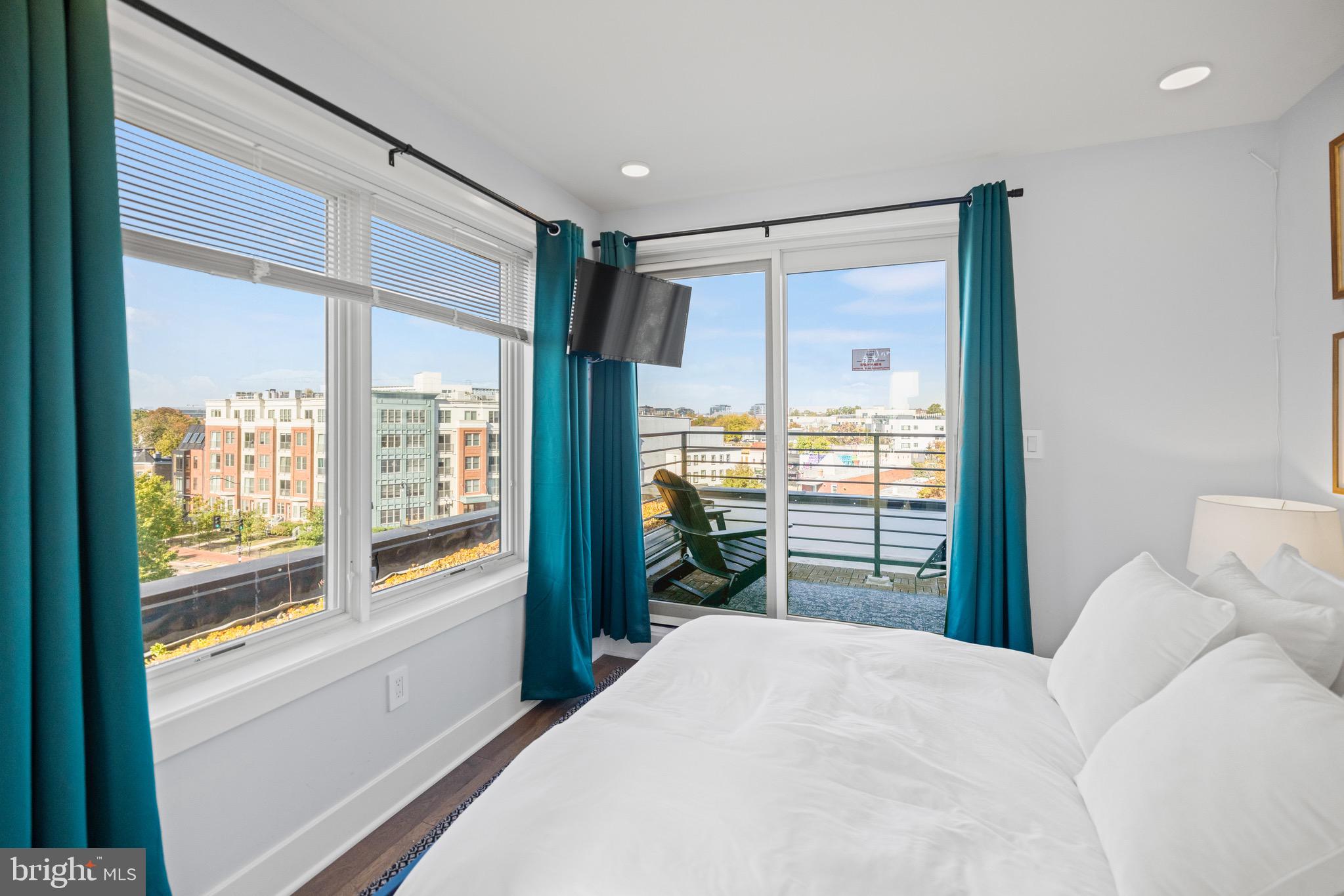 H STREET CORRIDOR - Residential Income