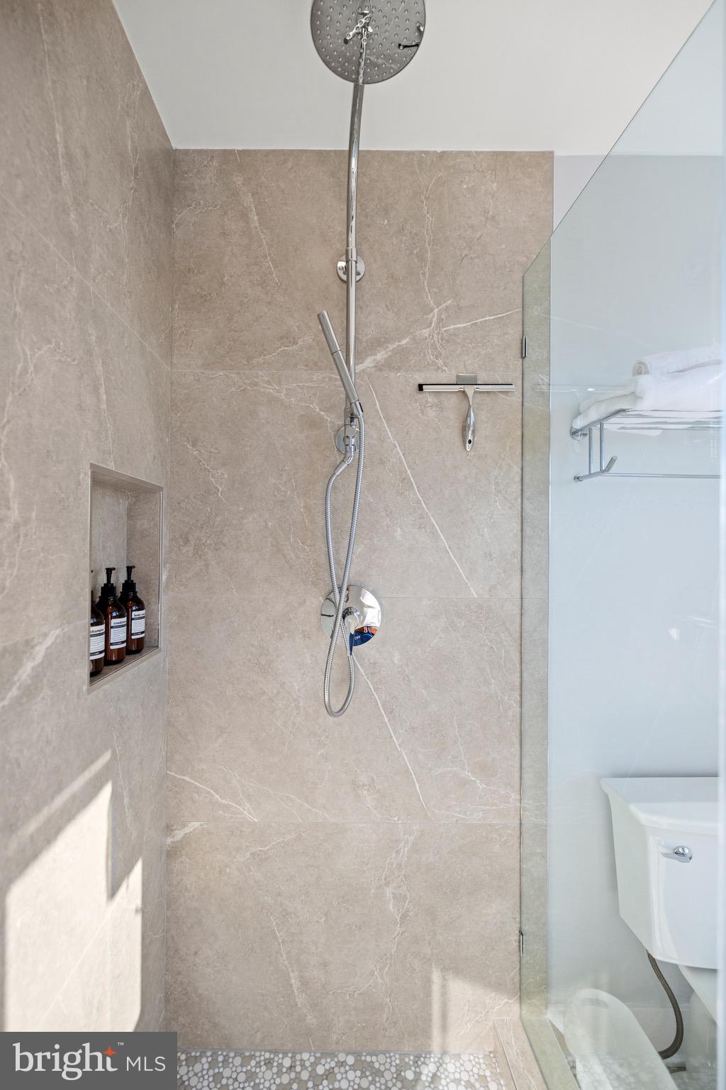 H STREET CORRIDOR - Residential Income