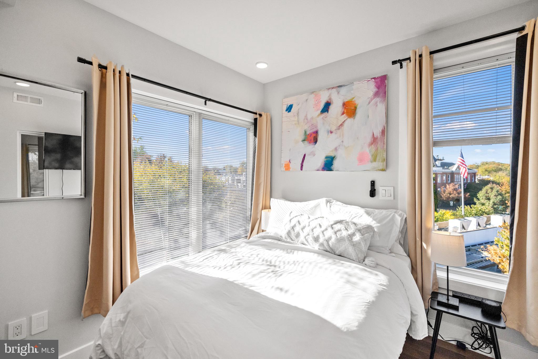 H STREET CORRIDOR - Residential Income