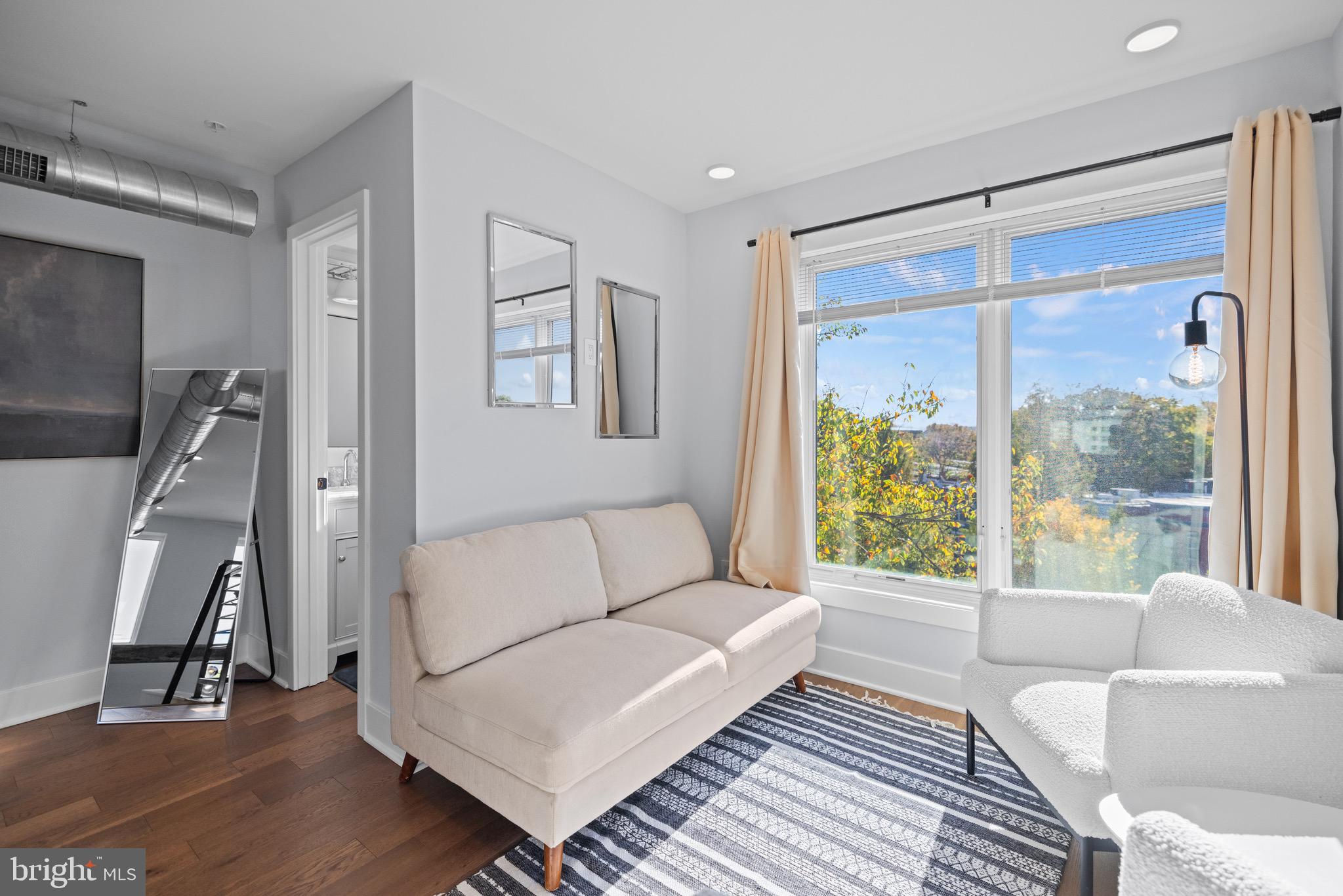 H STREET CORRIDOR - Residential Income