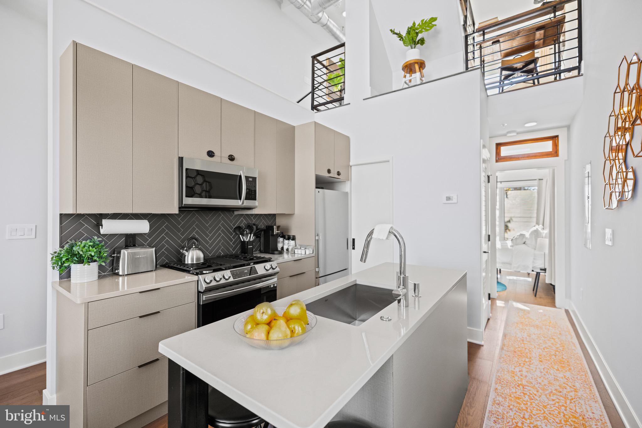 H STREET CORRIDOR - Residential Income