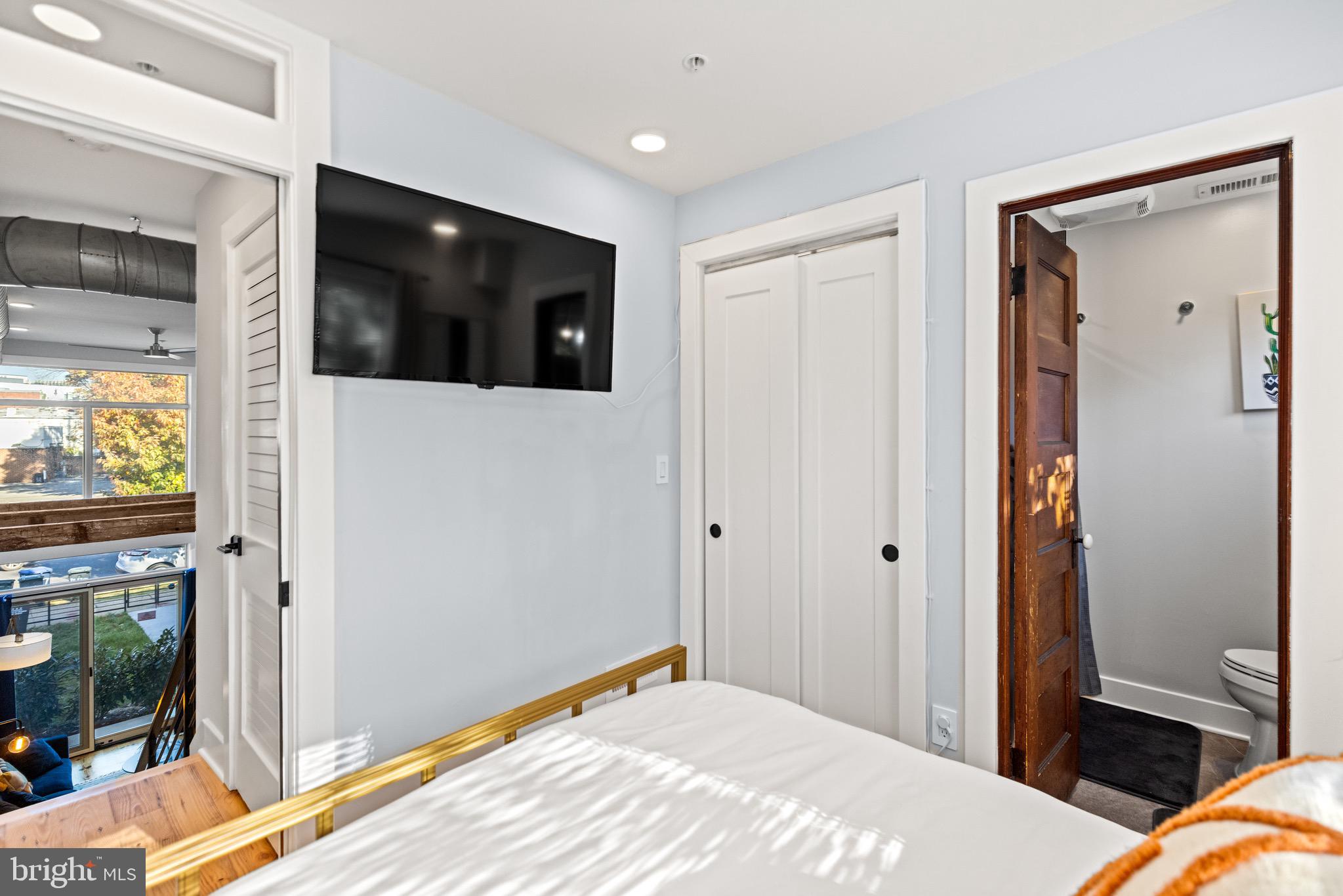 H STREET CORRIDOR - Residential Income