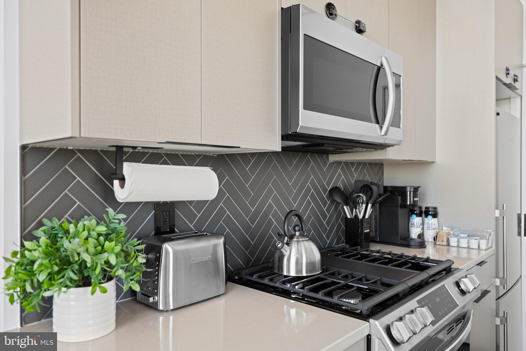 H STREET CORRIDOR - Residential Income