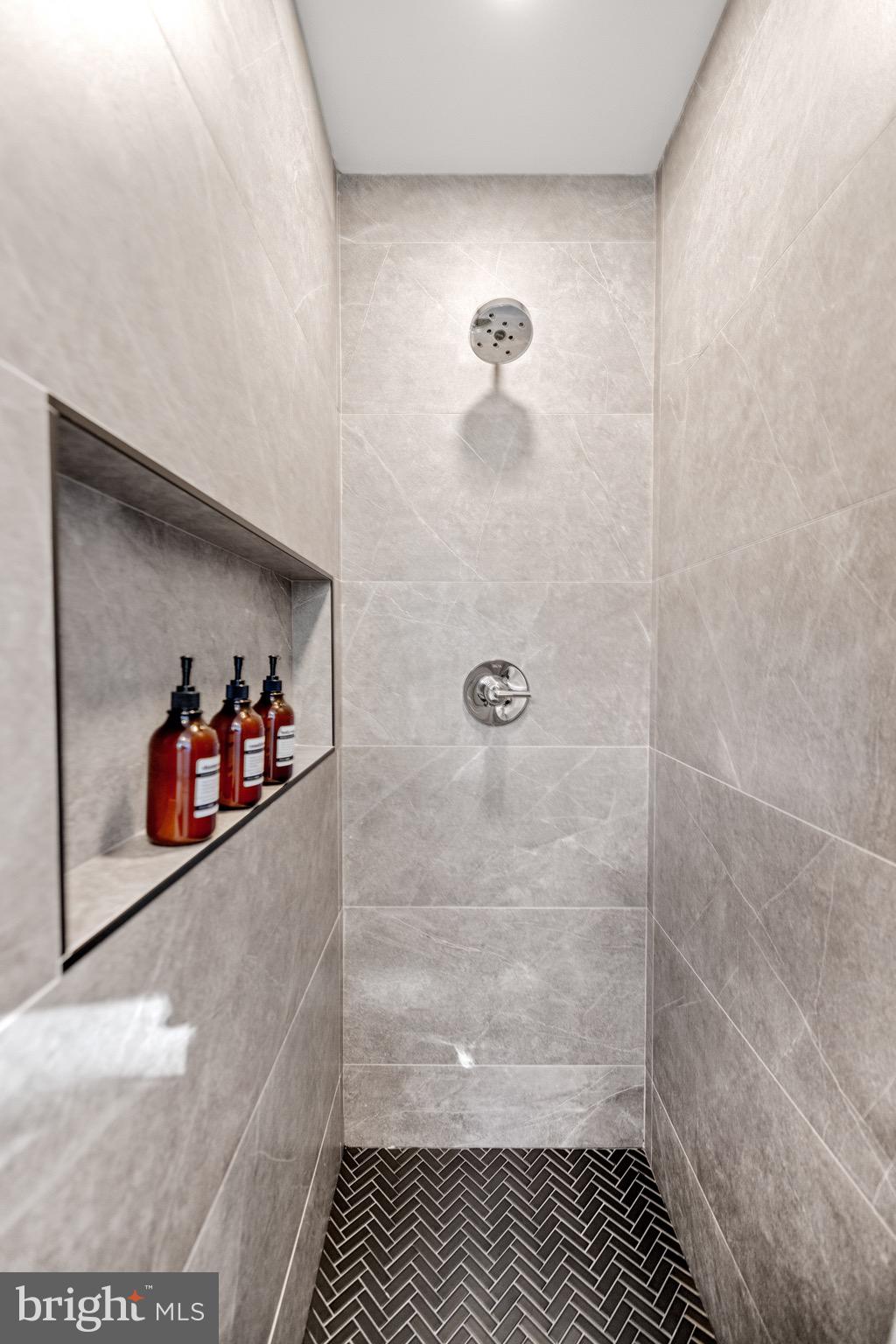 H STREET CORRIDOR - Residential Income