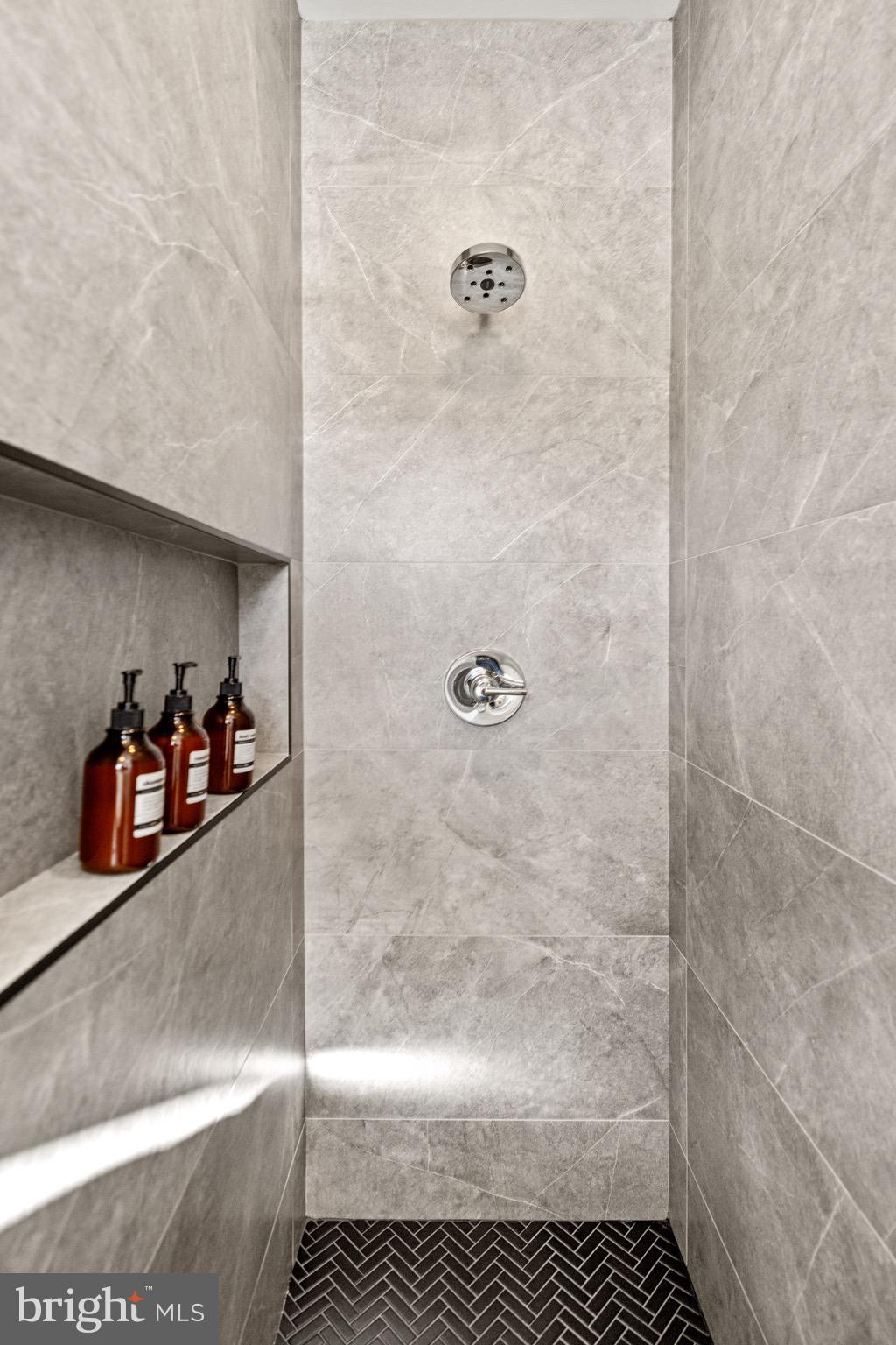 H STREET CORRIDOR - Residential Income