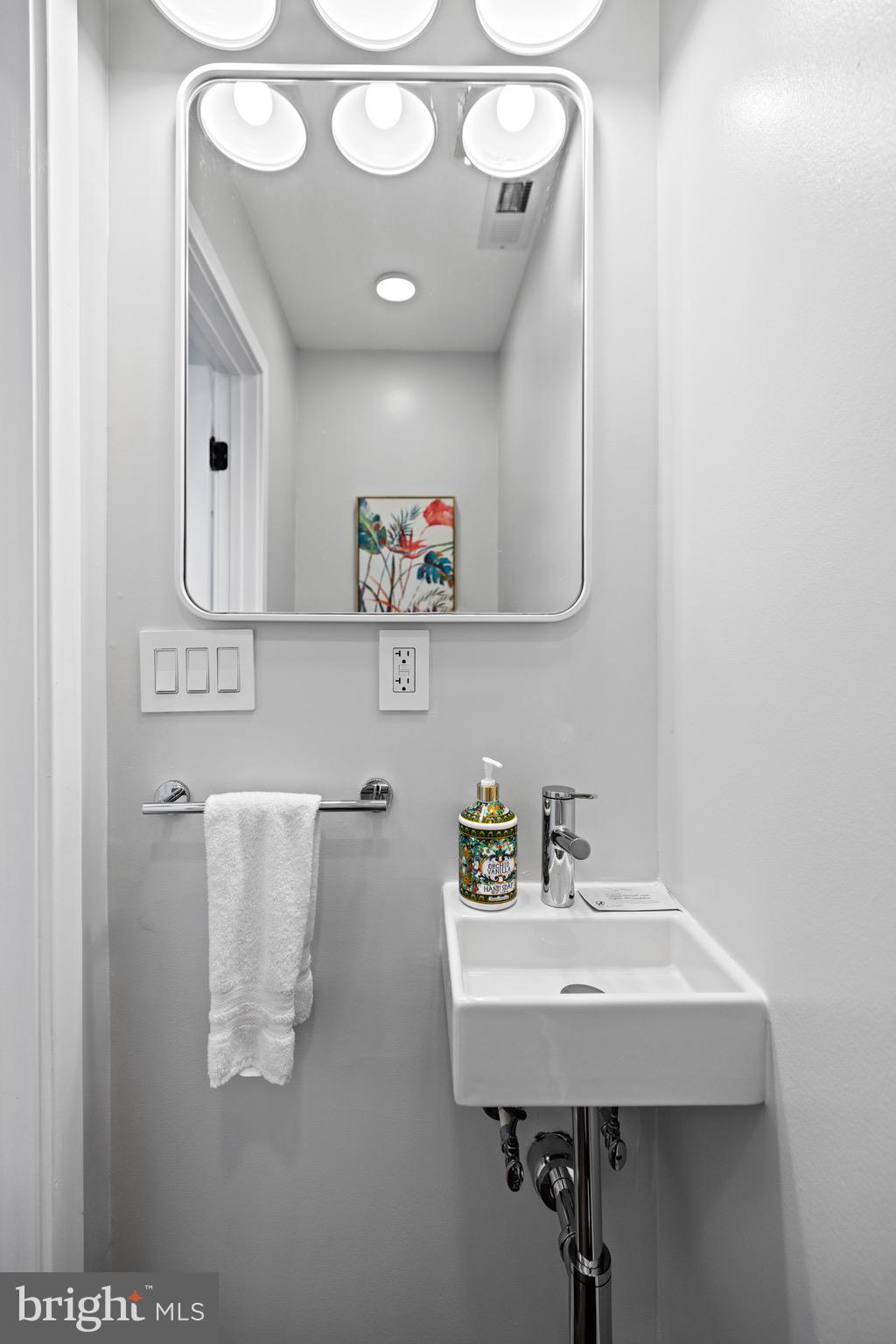 H STREET CORRIDOR - Residential Income