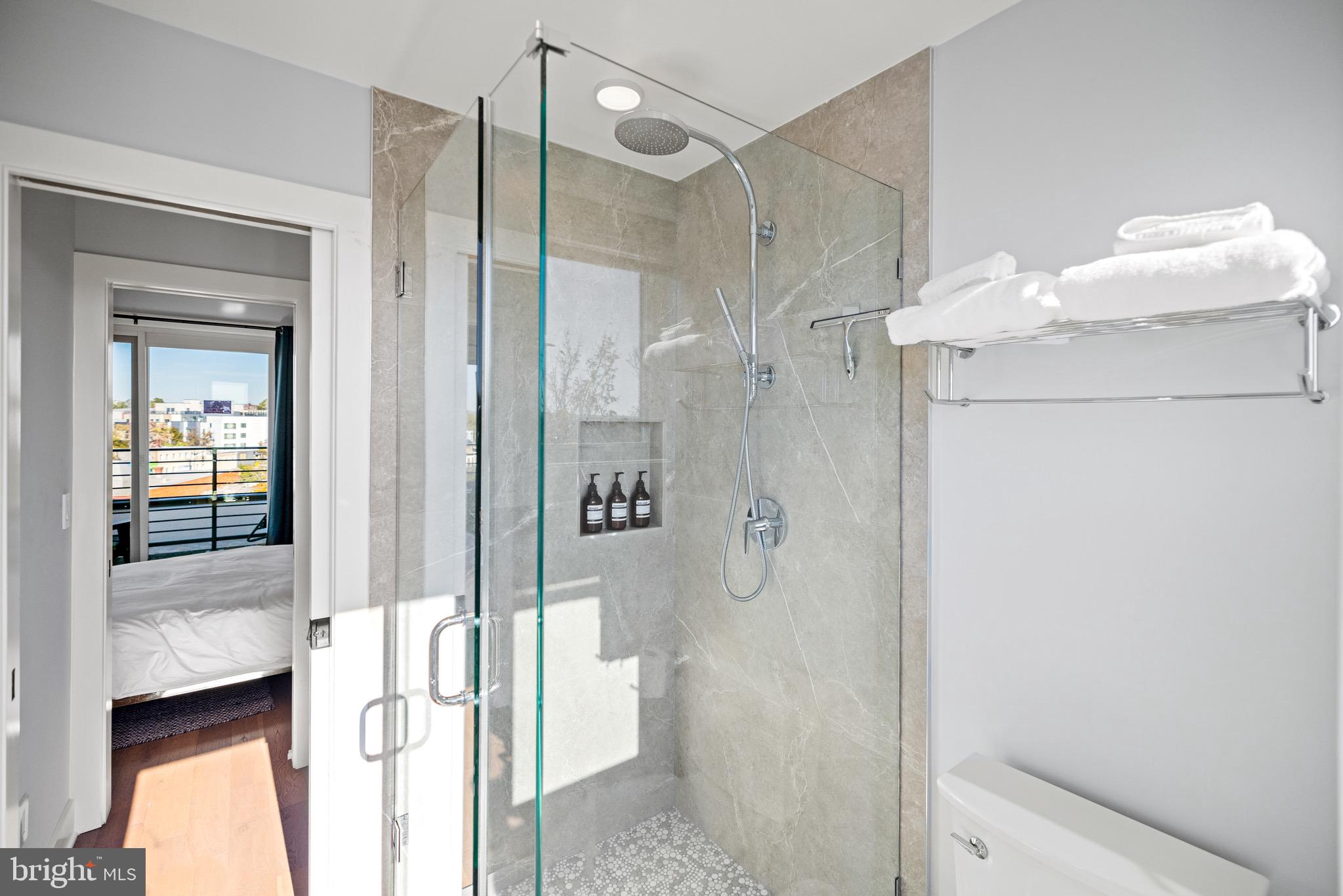 H STREET CORRIDOR - Residential Income