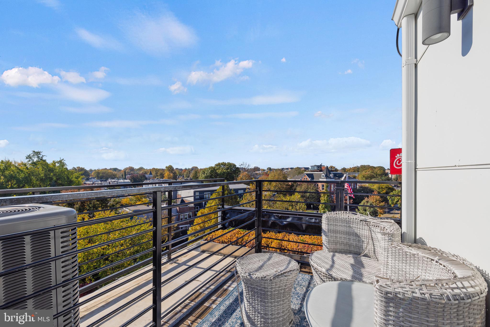 H STREET CORRIDOR - Residential Income