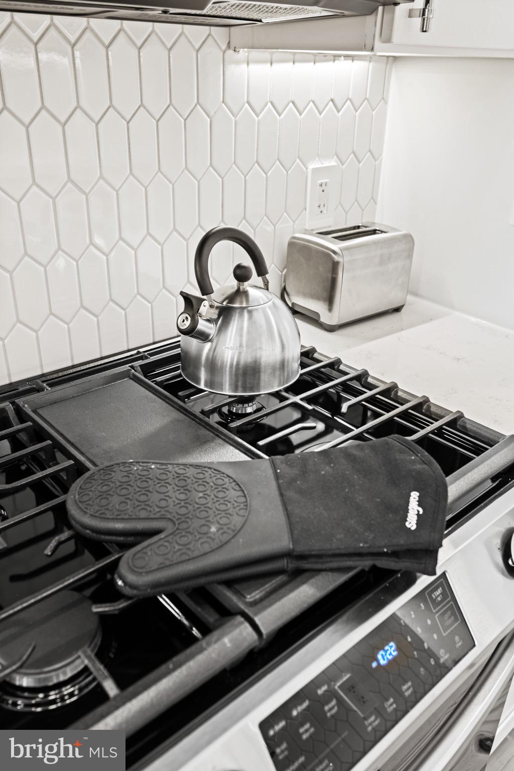 H STREET CORRIDOR - Residential Income