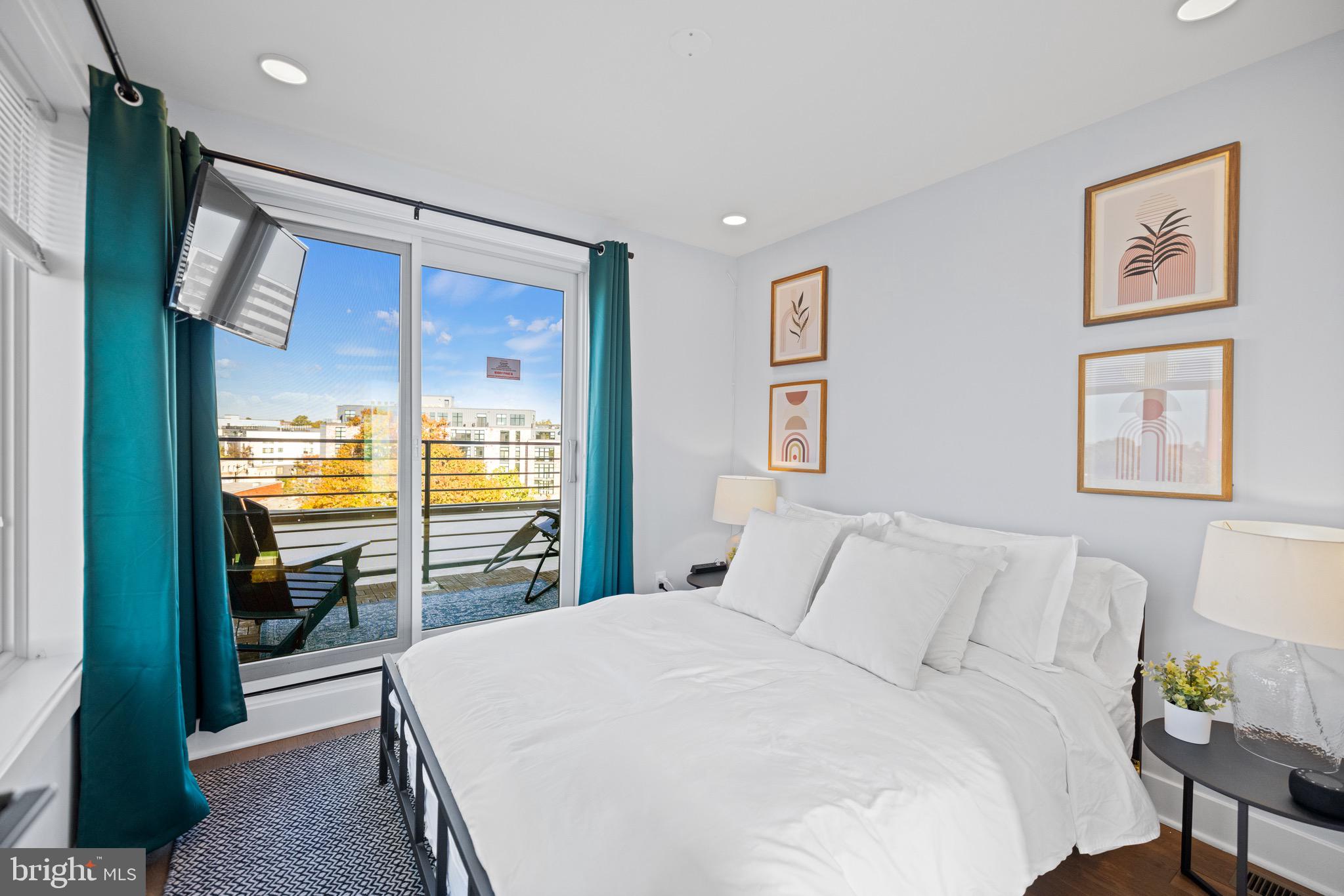 H STREET CORRIDOR - Residential Income