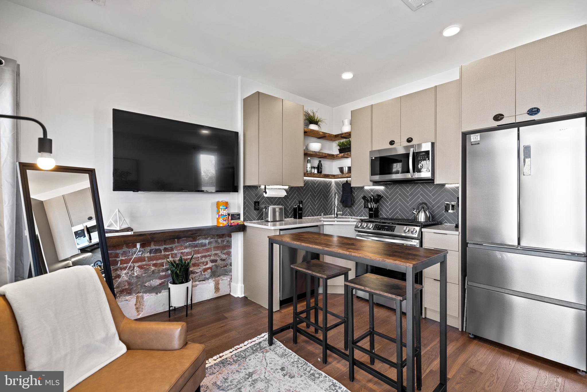 H STREET CORRIDOR - Residential Income