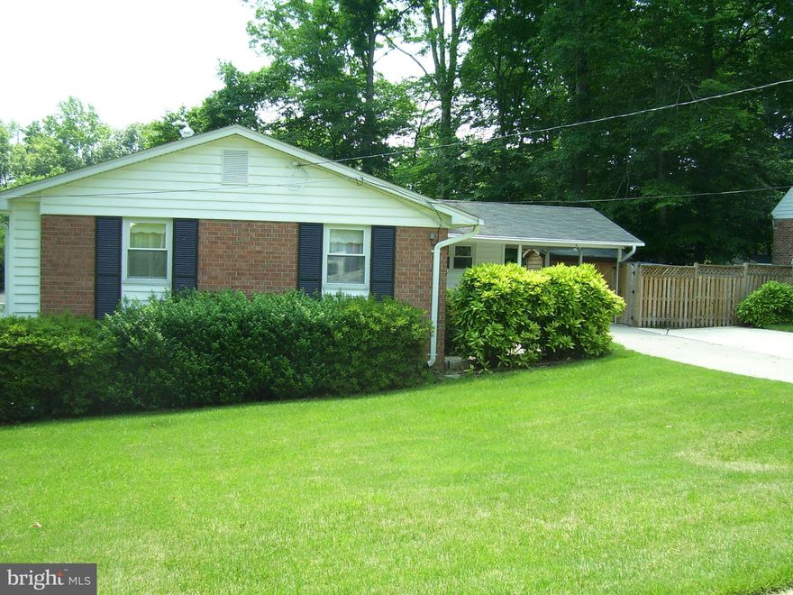 NICE KINGS PARK RAMBLER! 3 BEDROOMS & 2 FULL BATHS ON MAIN LEVEL W/HARDWOOD FLOORS& NEWER CARPET! BIG EAT IN KITCHEN LEADS TO CARPORT& GREAT DECKING! FULL LOWER LEVEL HAS FAMILY ROOM W/FIREPLACE& BIG LAUNDRY/STORAGE ROOM. DOUBLE PANE WINDOWS, SHED, GREENHOUSE & PARTIALLY FENCED! CHECK OUT THE HUGE DETACHED WORKSHOP W/POWER, WINDOWS& DOUBLE DOORS! PENTAGON BUS, TOP SCHOOLS, NEIGHBORHOOD& LOCATION!