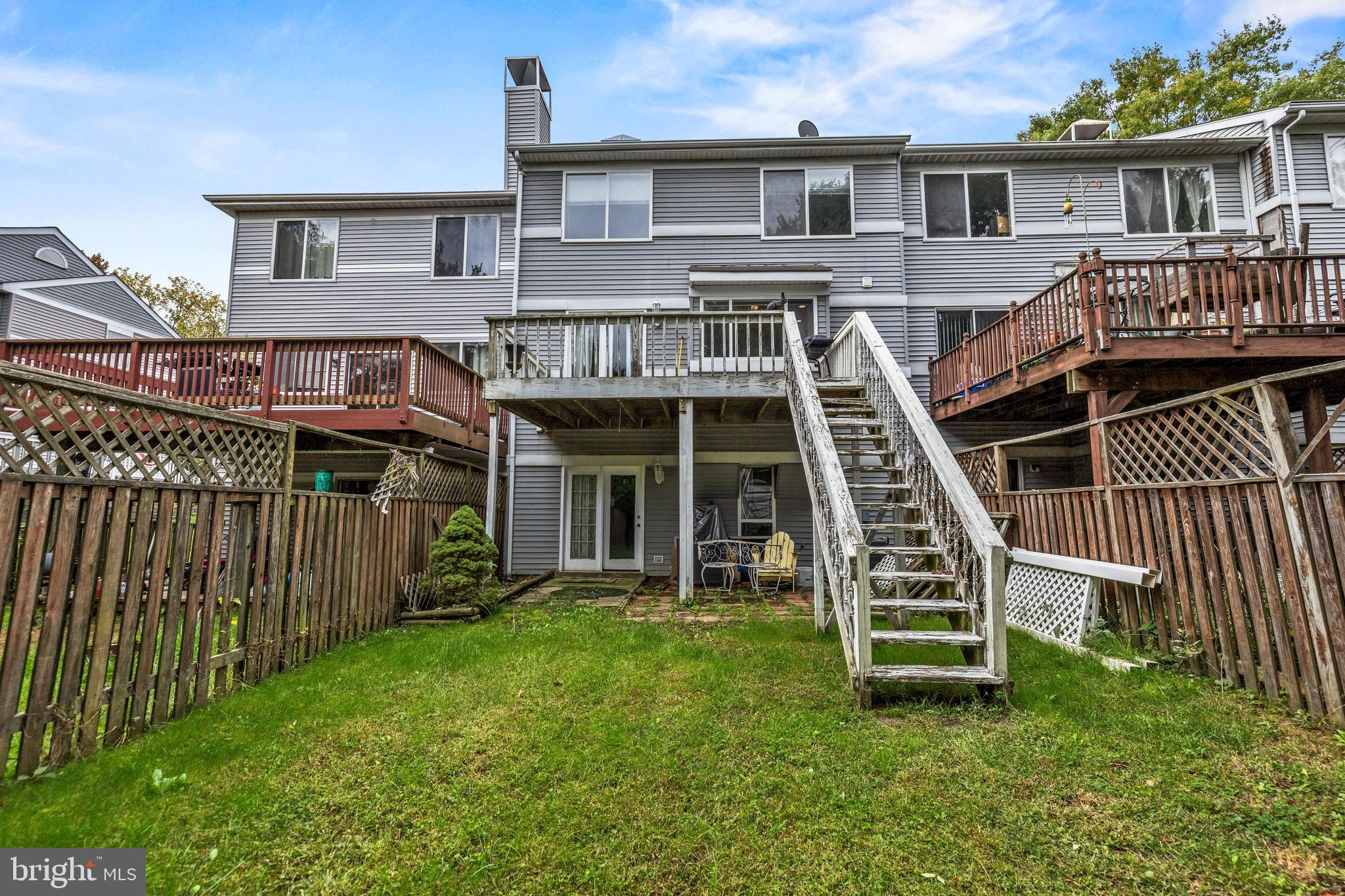 CONSTANT FRIENDSHIP - Residential