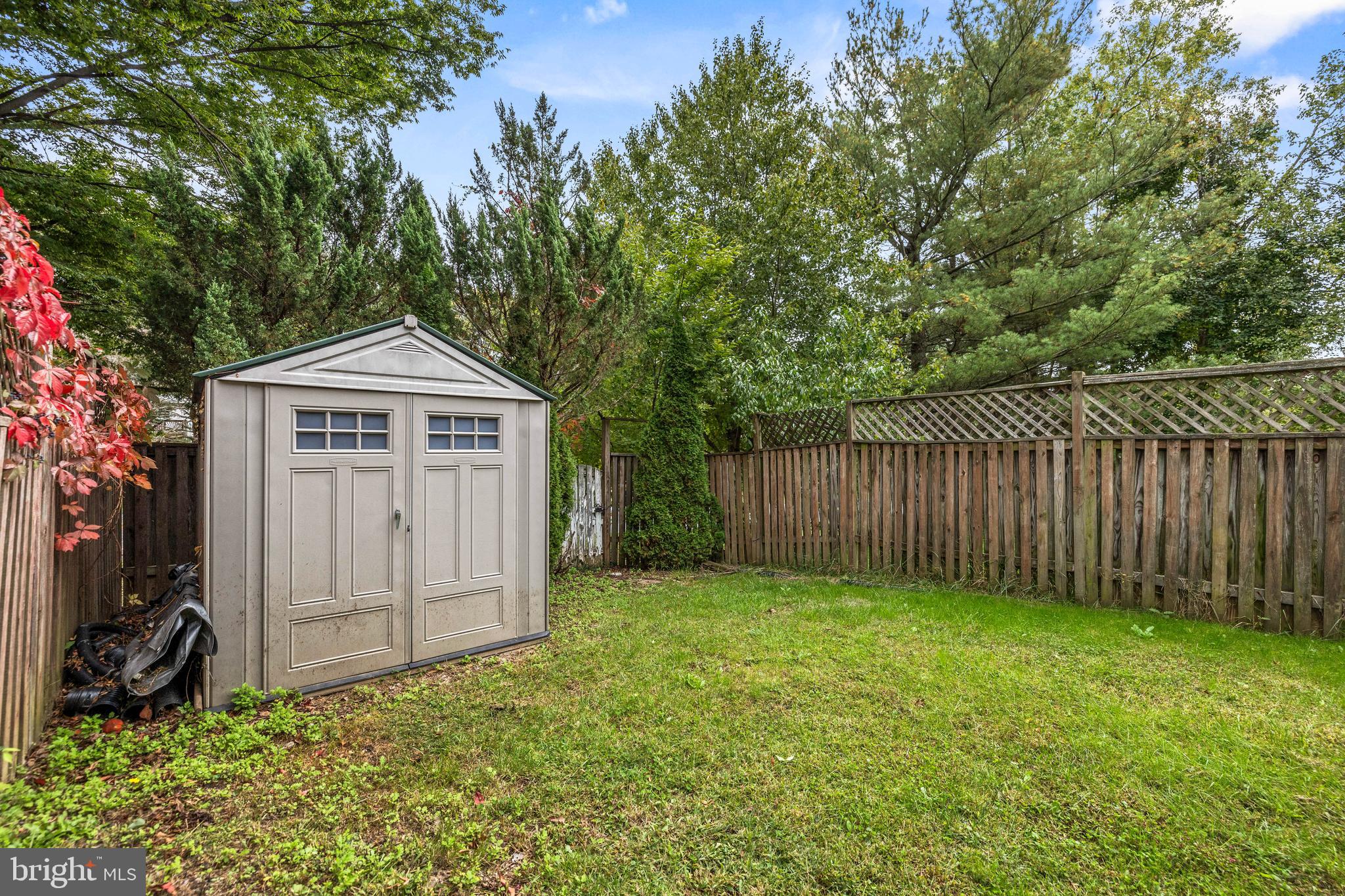 CONSTANT FRIENDSHIP - Residential