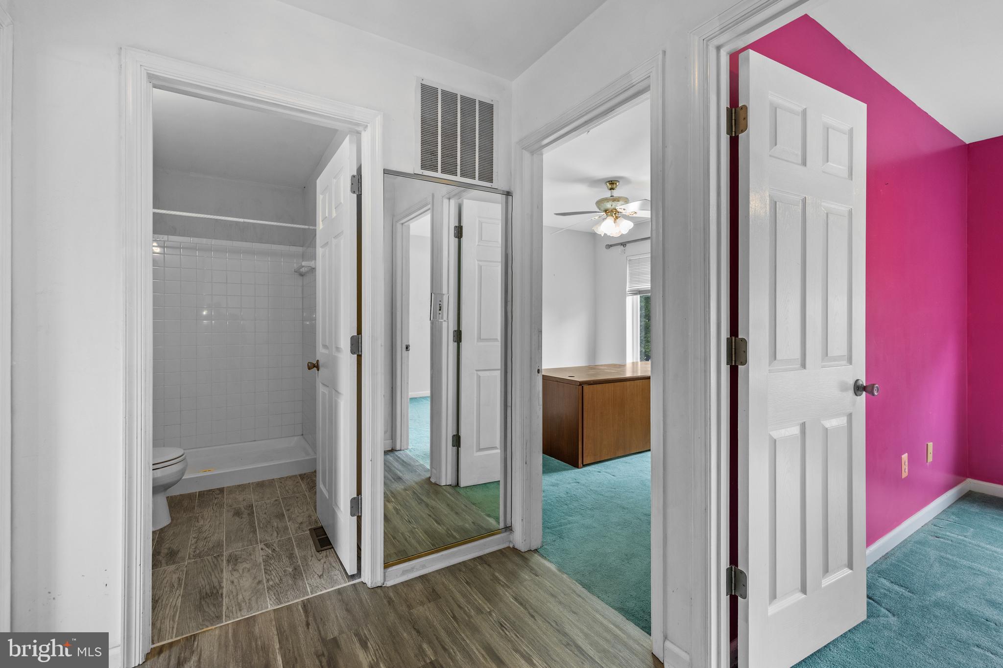 CONSTANT FRIENDSHIP - Residential