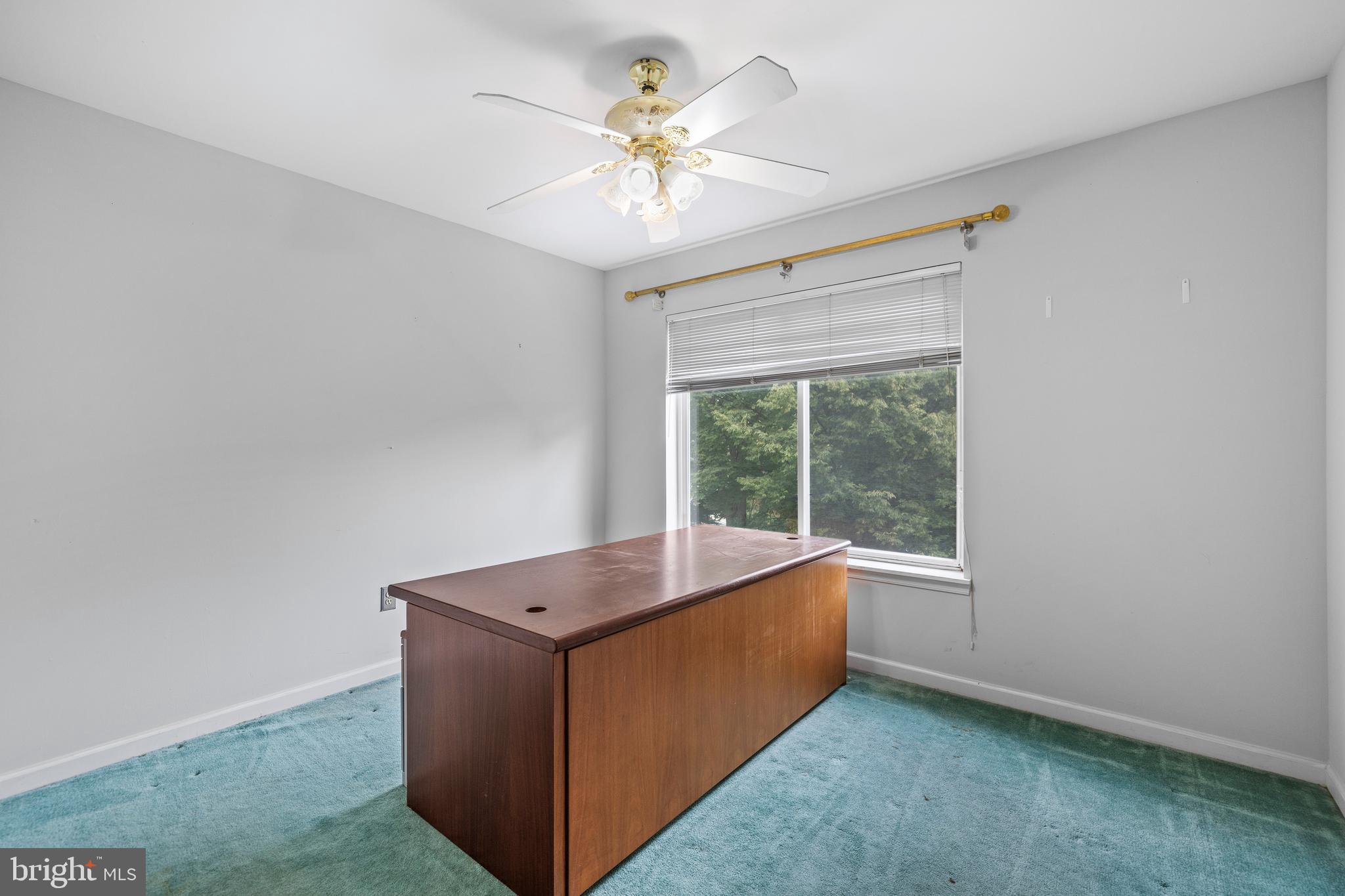 CONSTANT FRIENDSHIP - Residential