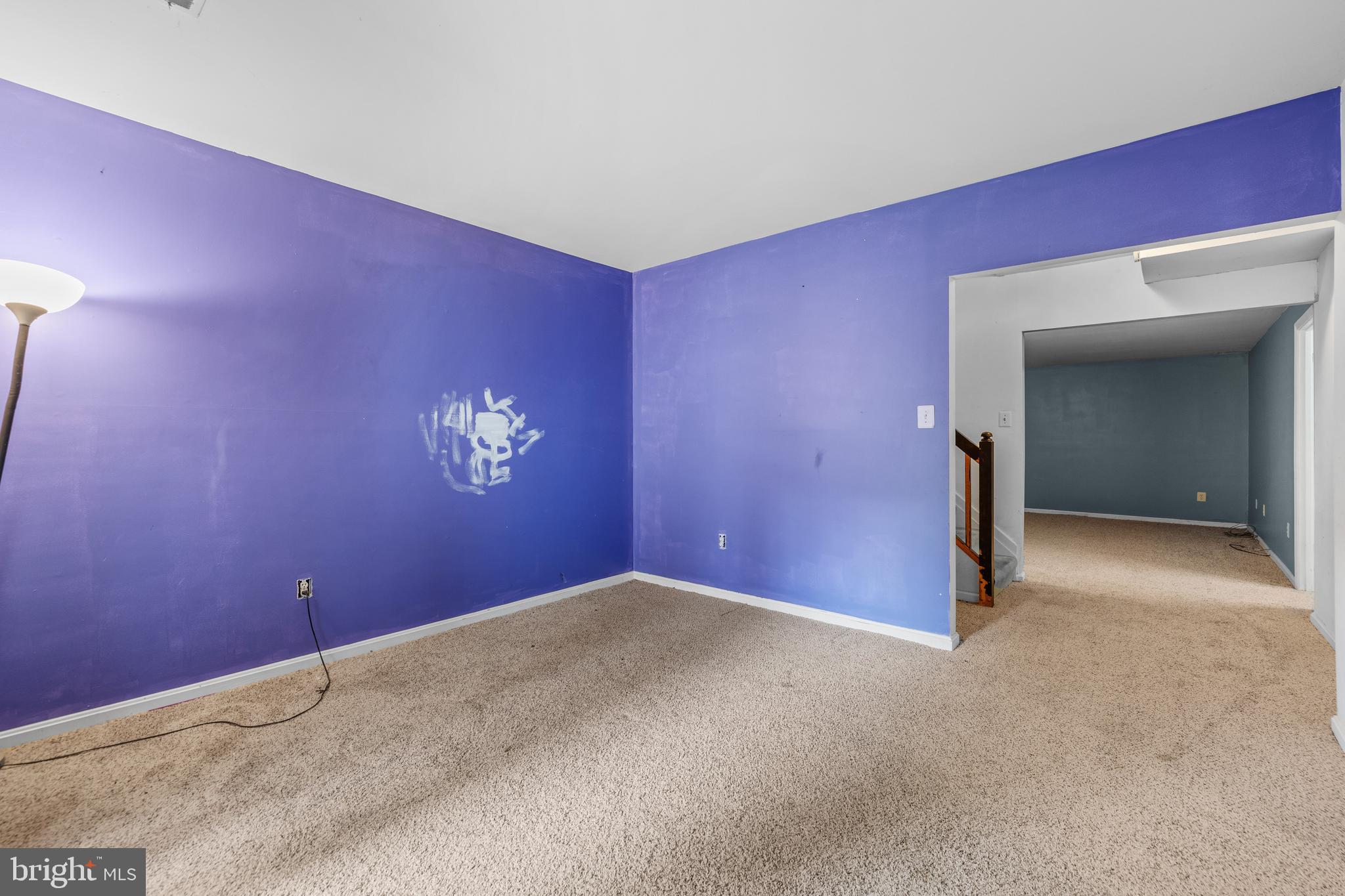 CONSTANT FRIENDSHIP - Residential