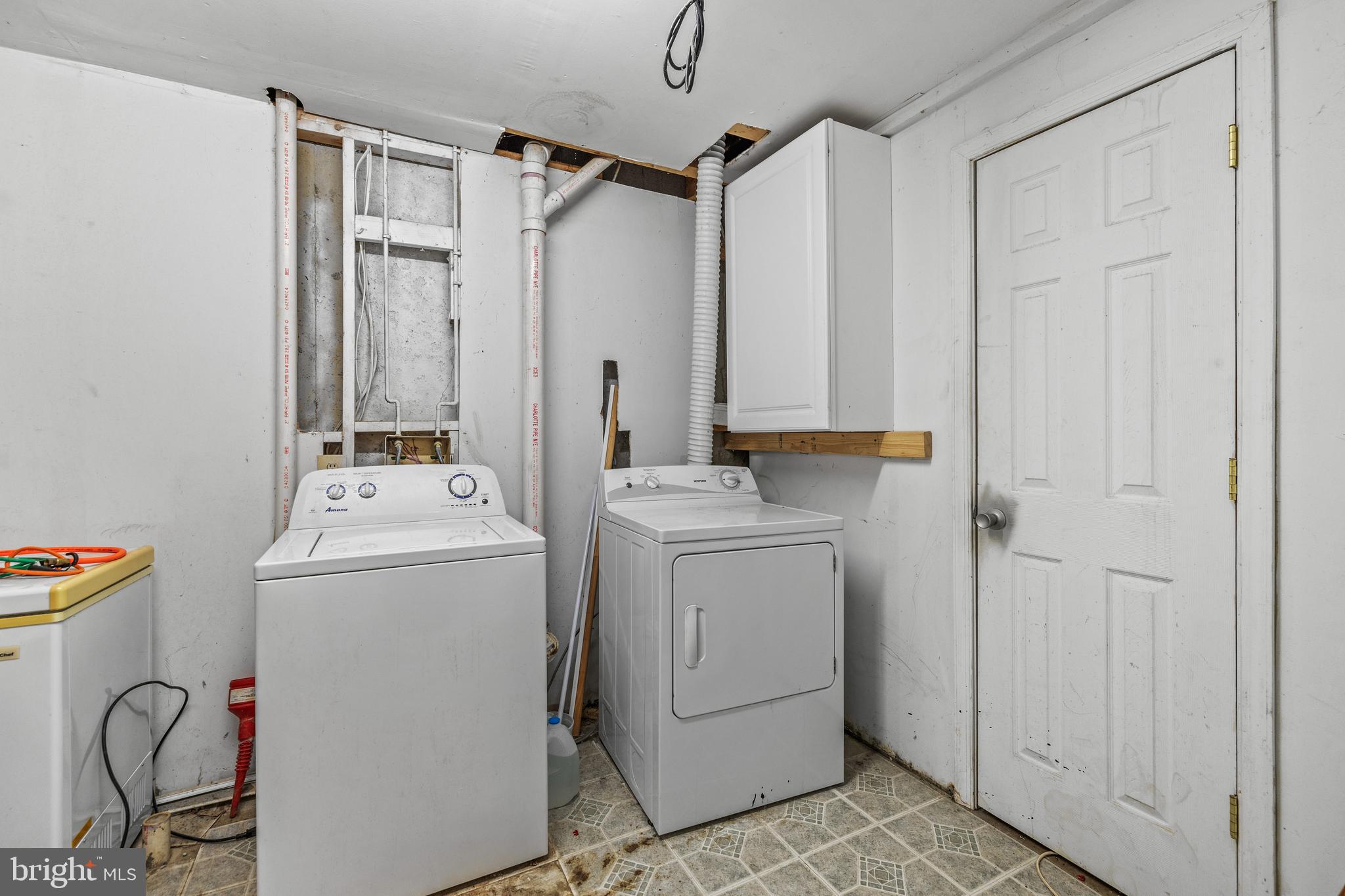 CONSTANT FRIENDSHIP - Residential