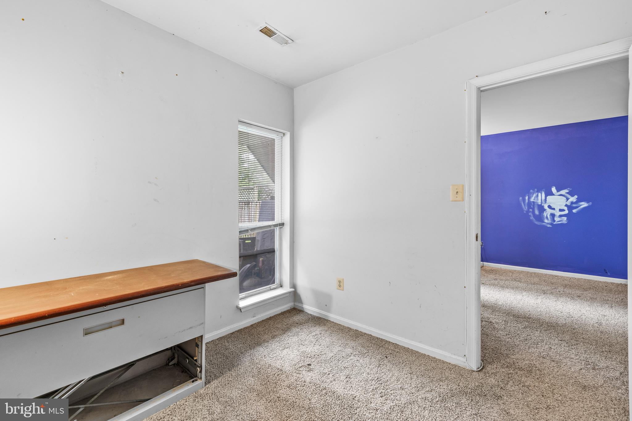 CONSTANT FRIENDSHIP - Residential