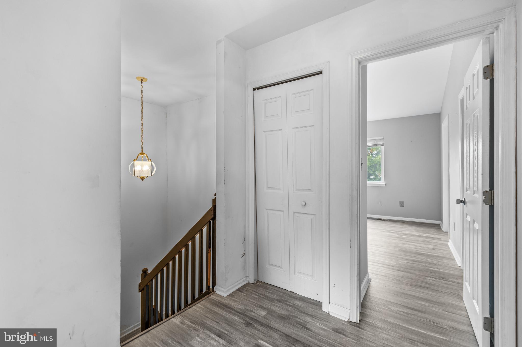 CONSTANT FRIENDSHIP - Residential