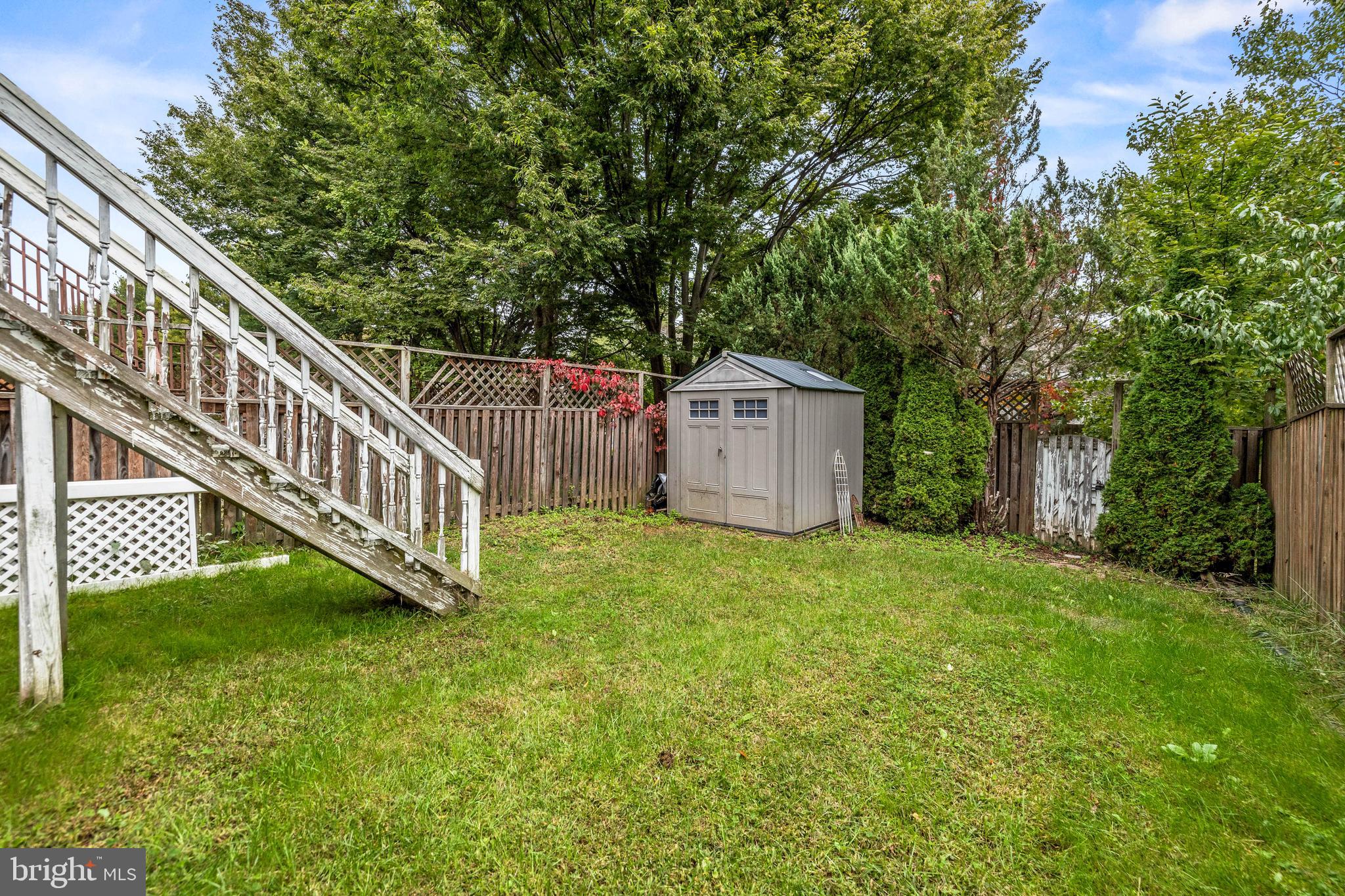 CONSTANT FRIENDSHIP - Residential