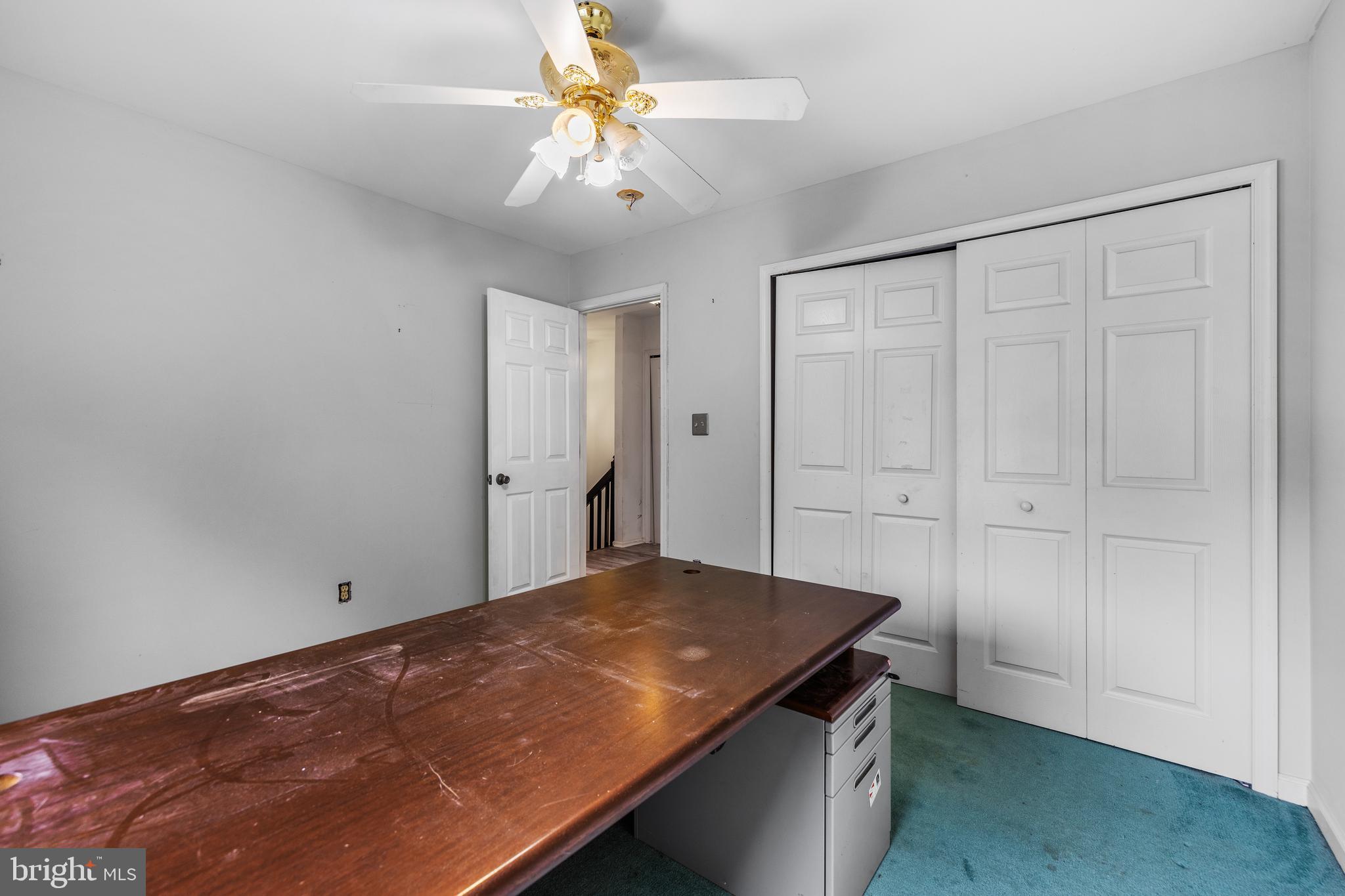 CONSTANT FRIENDSHIP - Residential