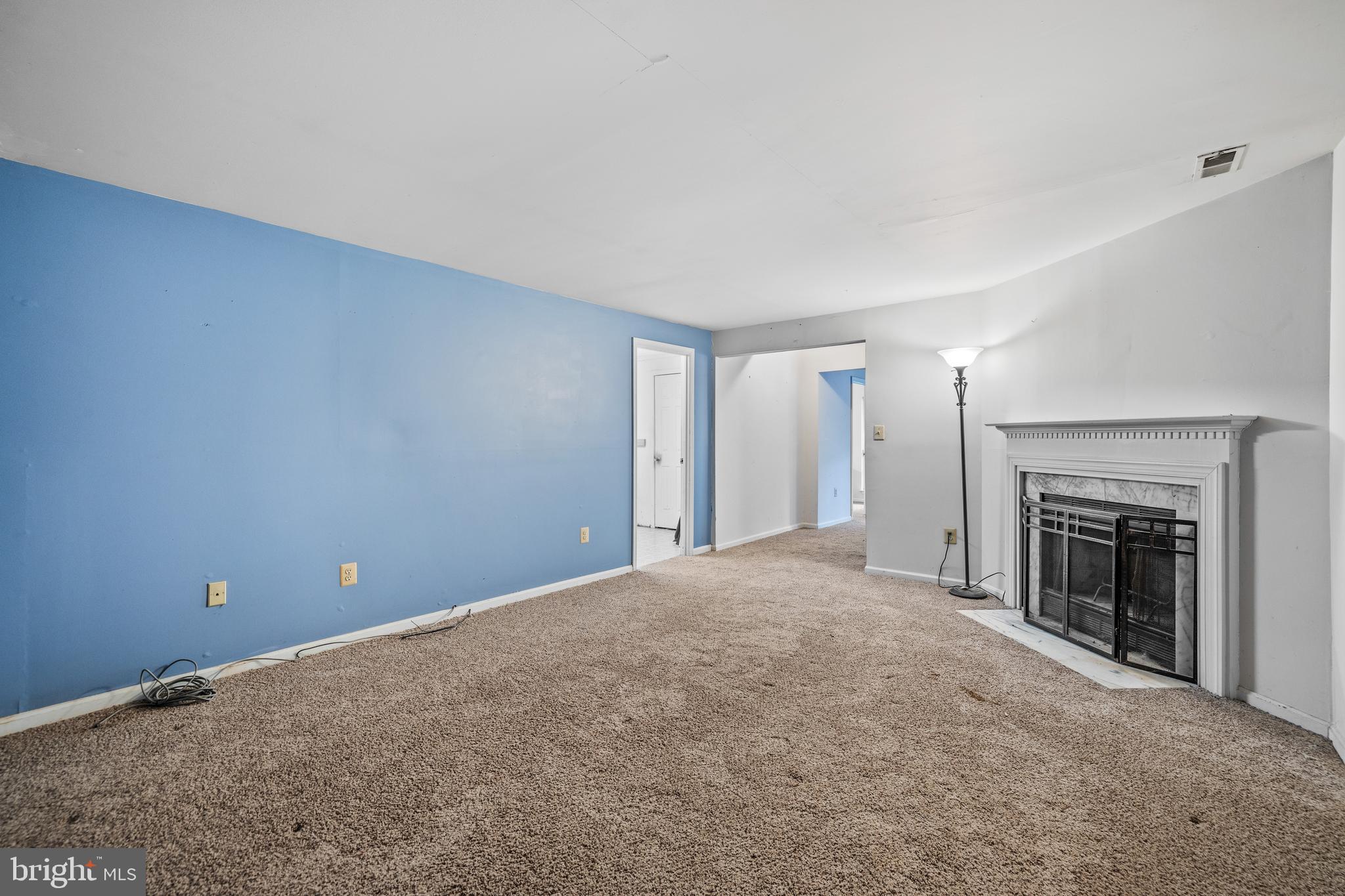 CONSTANT FRIENDSHIP - Residential