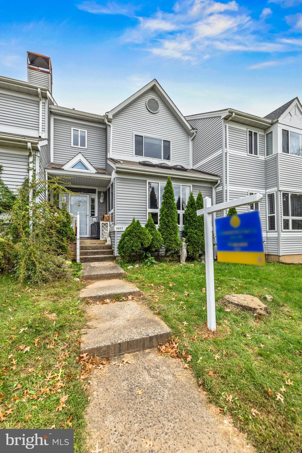 CONSTANT FRIENDSHIP - Residential