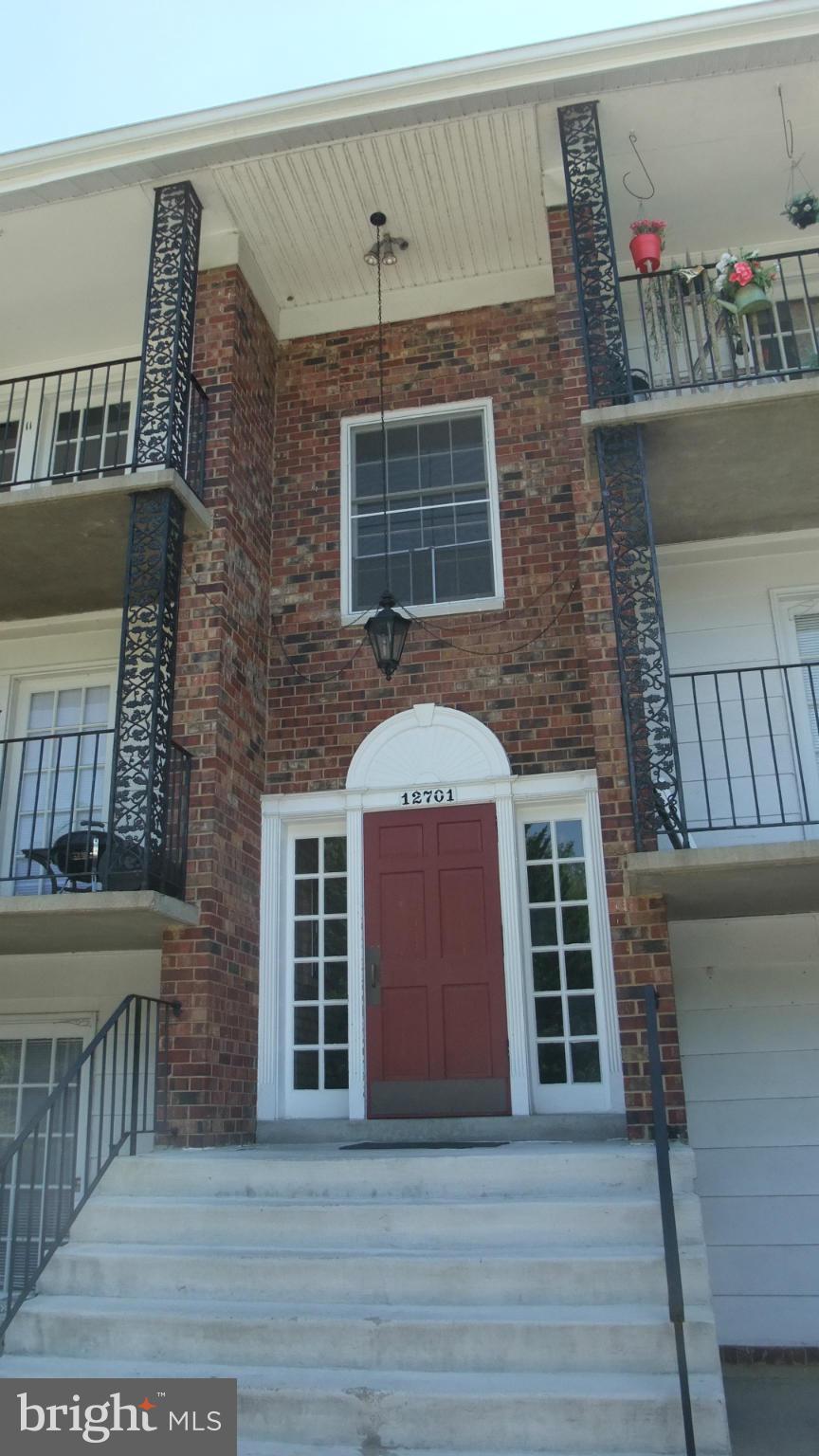 MOORINGS OF OCCOQUAN CON - Residential Lease