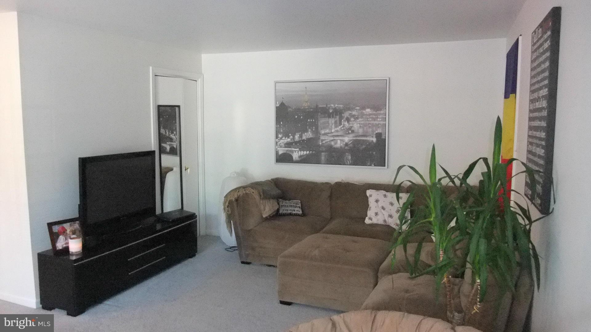 MOORINGS OF OCCOQUAN CON - Residential Lease