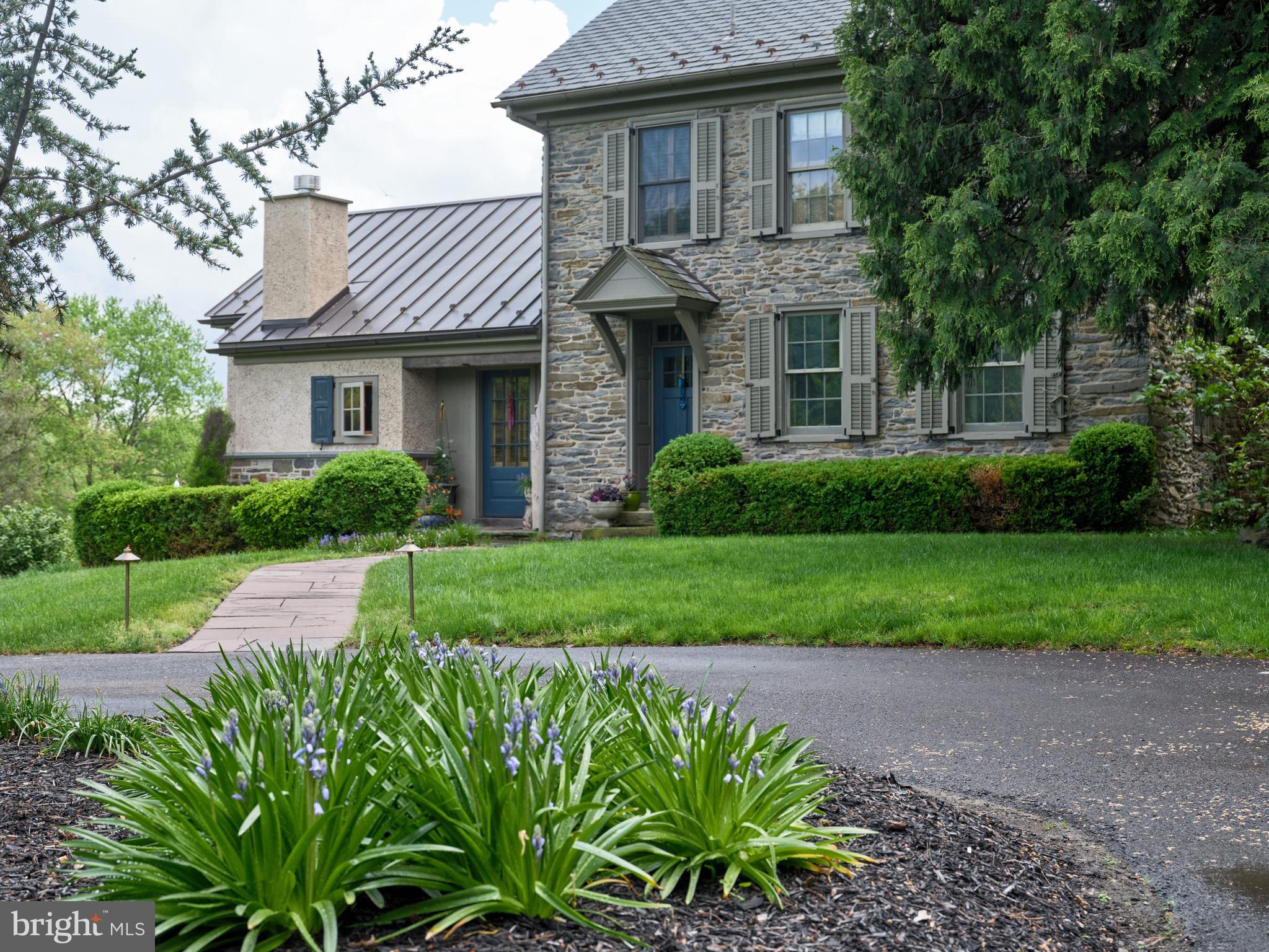 71 SWEETBRIAR ROAD