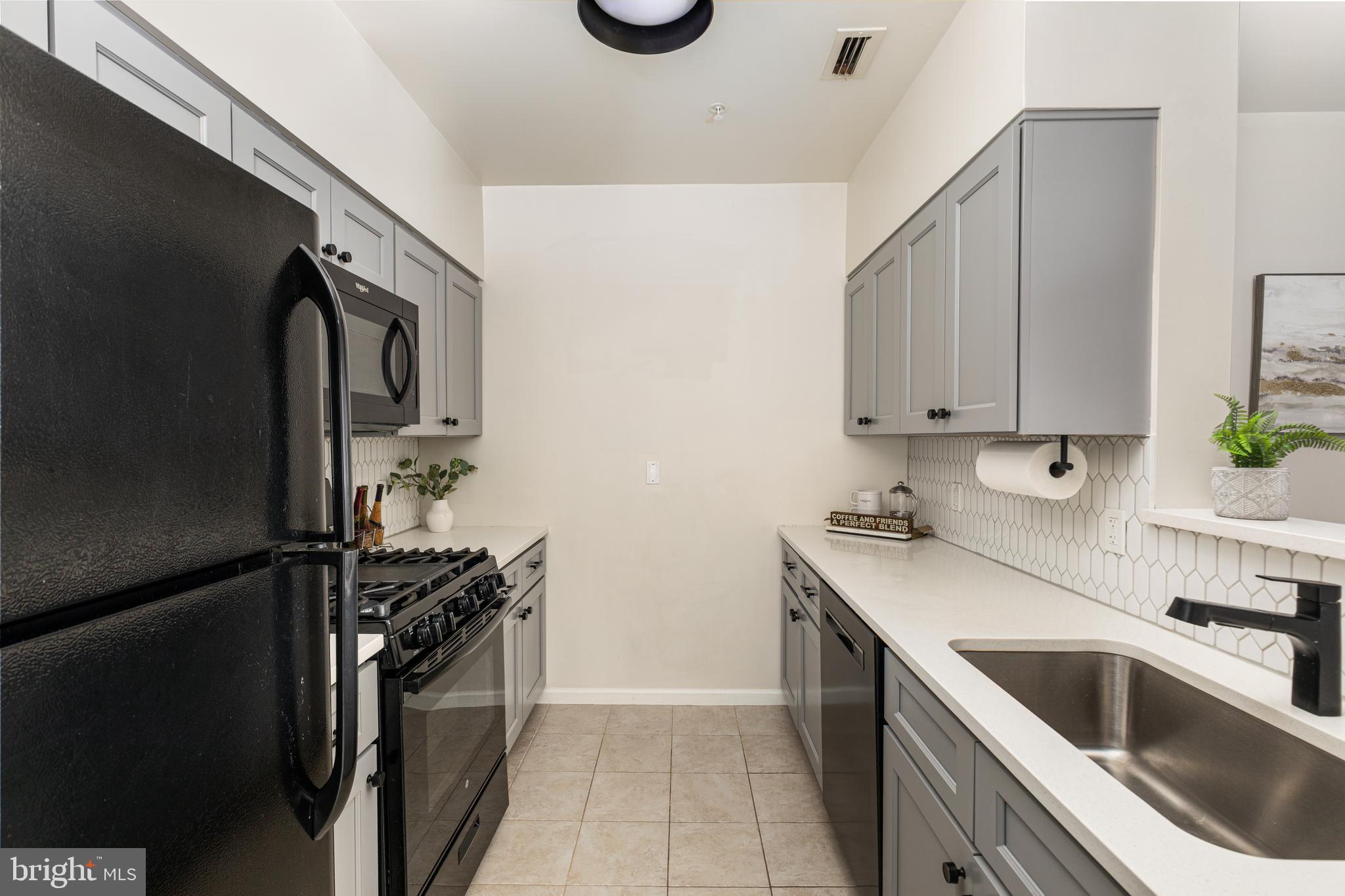 WORLDGATE CONDO - Residential