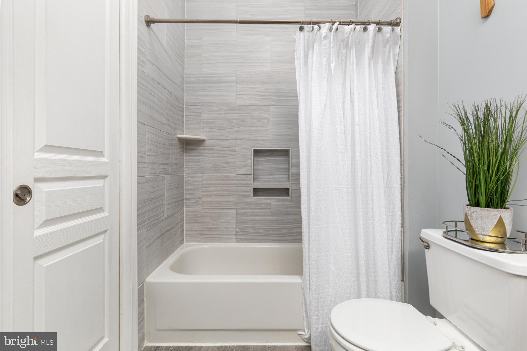 WORLDGATE CONDO - Residential