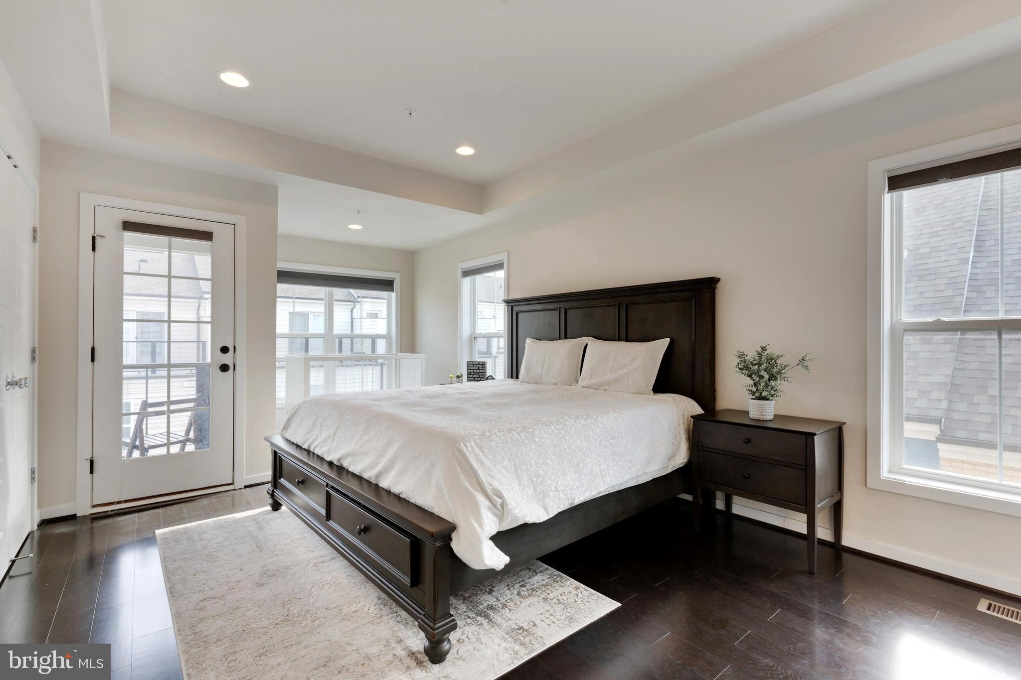 GLENMONT METROCENTRE - Residential