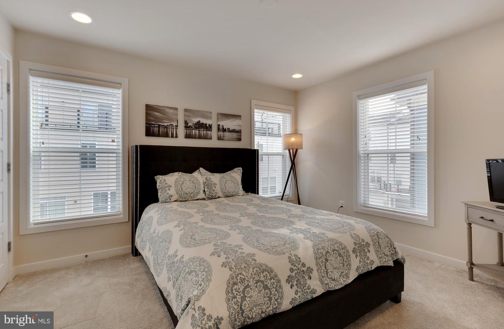 GLENMONT METROCENTRE - Residential