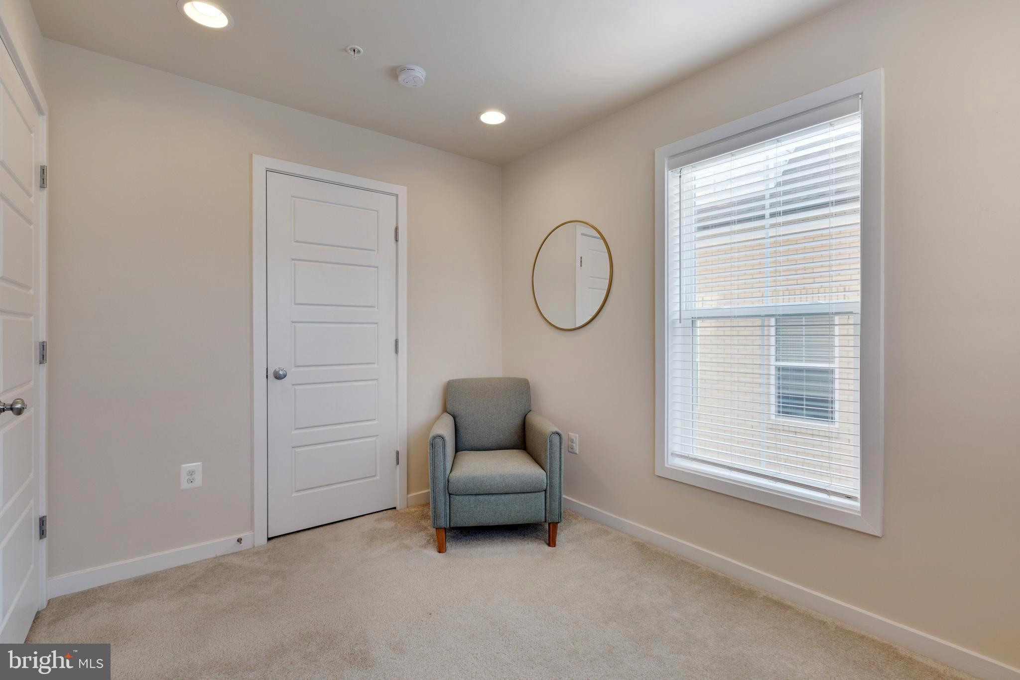 GLENMONT METROCENTRE - Residential