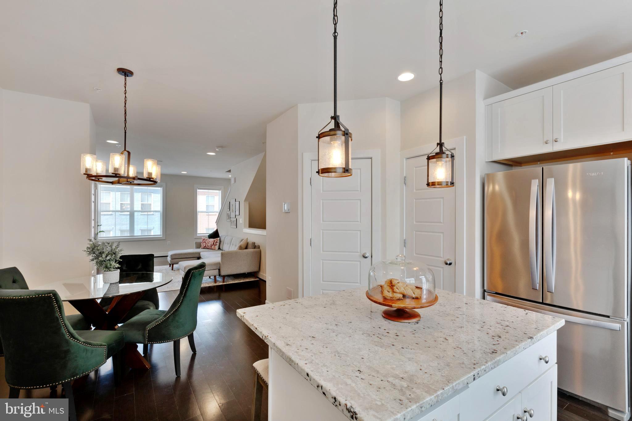 GLENMONT METROCENTRE - Residential