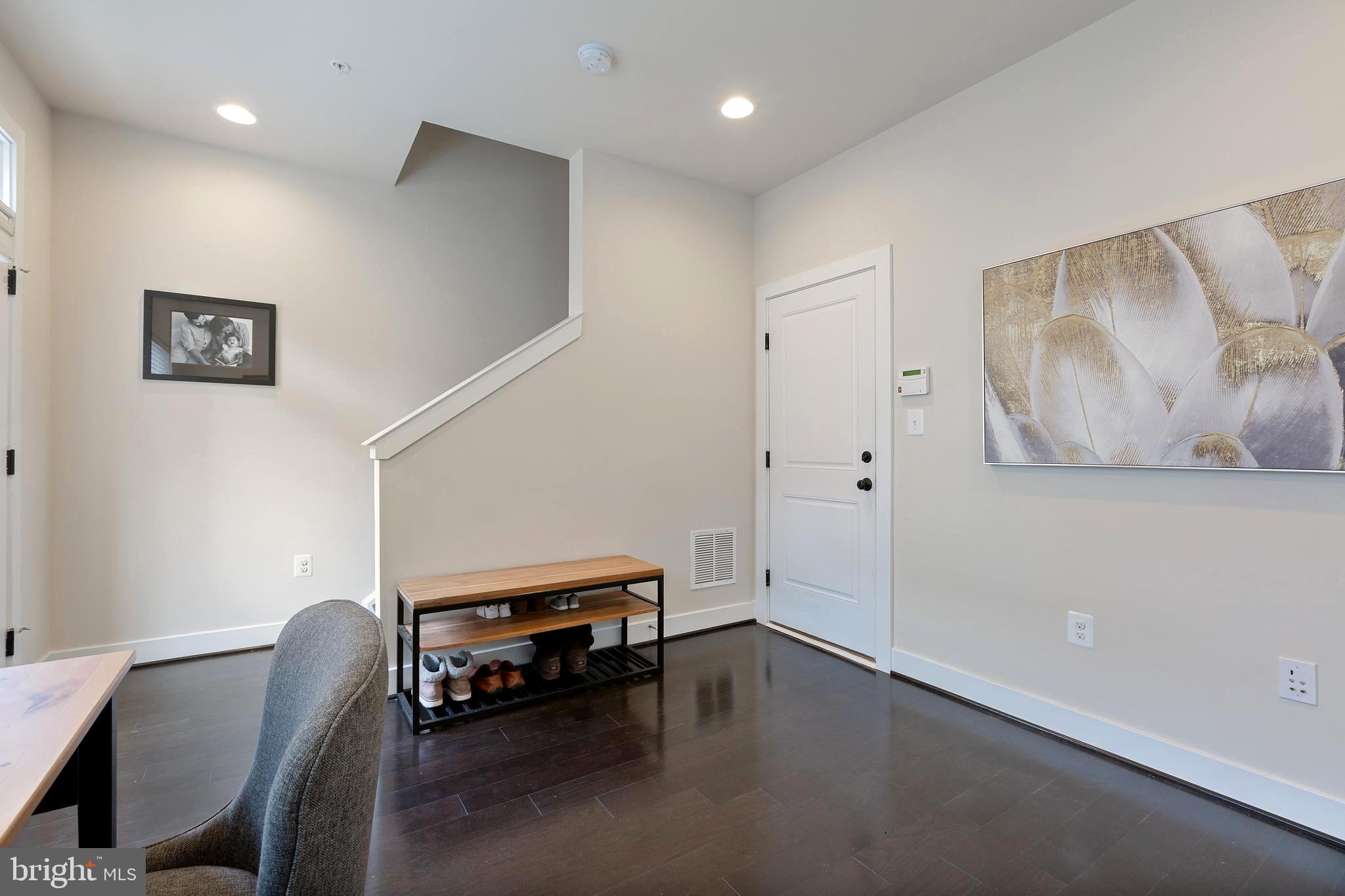 GLENMONT METROCENTRE - Residential