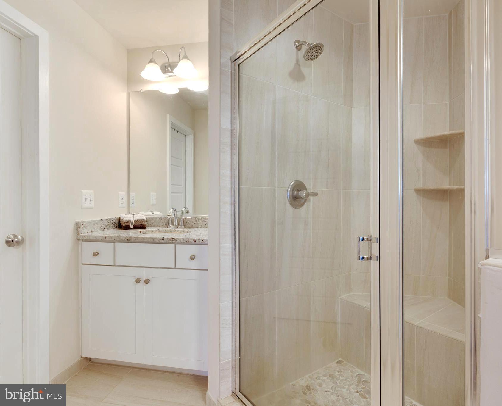GLENMONT METROCENTRE - Residential