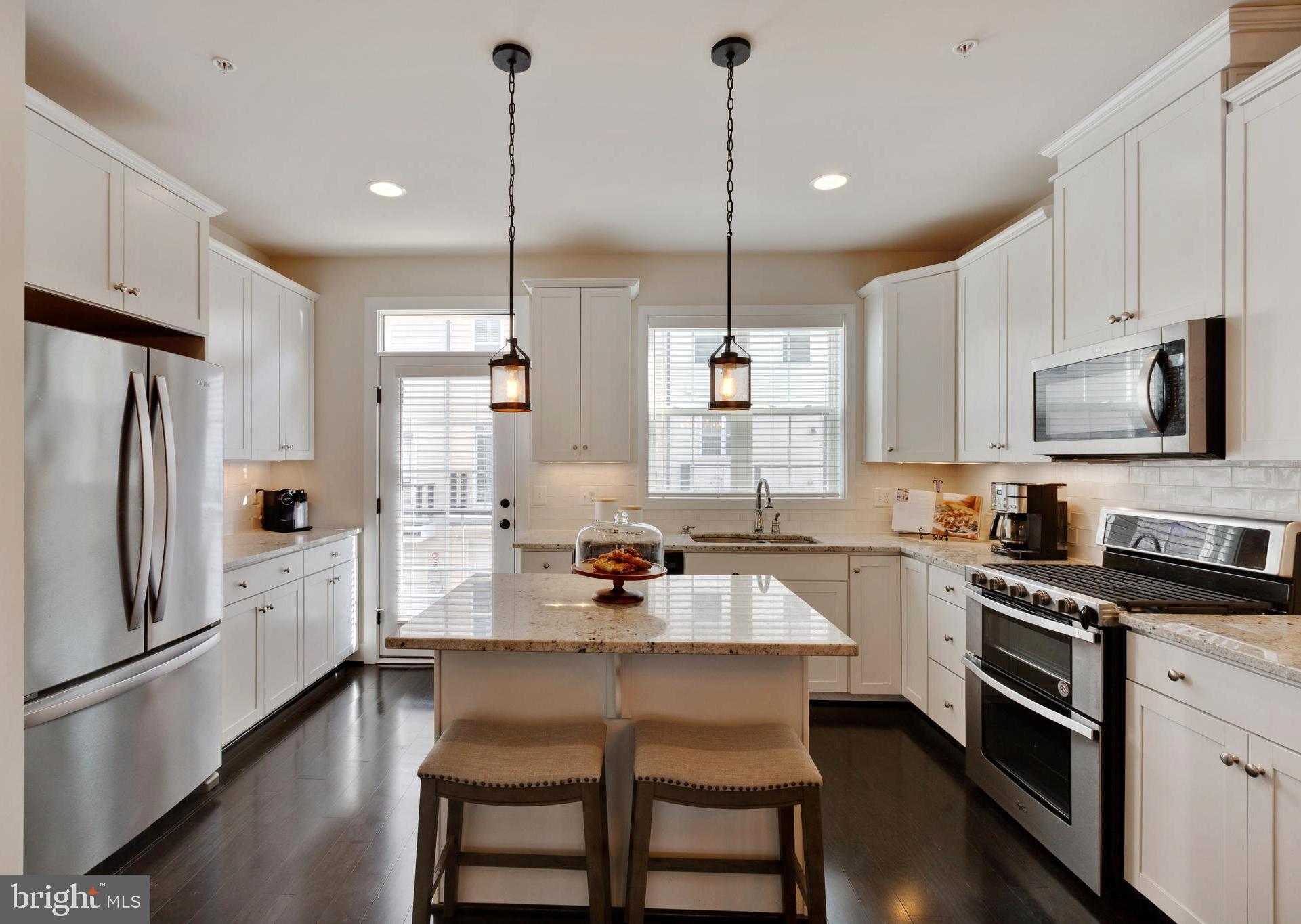 GLENMONT METROCENTRE - Residential